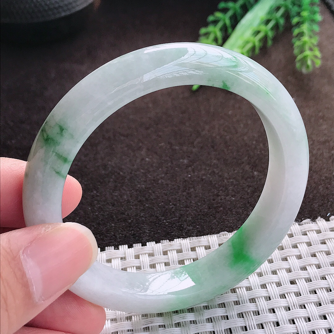 天然a货翡翠55/11.6/8.2老坑精美温润飘阳绿手镯宽边翡翠玉手镯