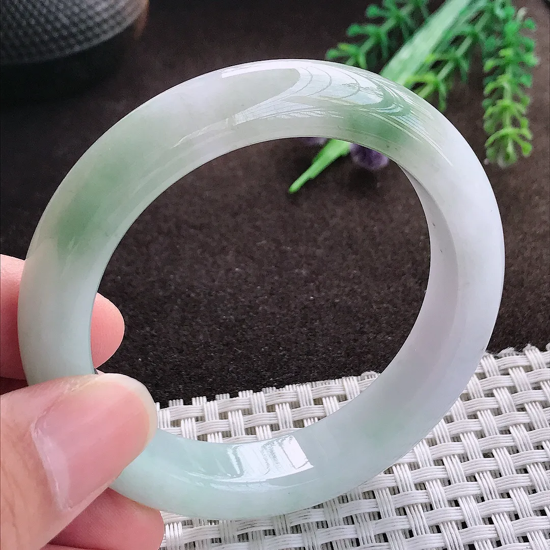 天然a货翡翠53.5/12.4/8.9老坑精美温润飘花手镯宽边翡翠玉手镯