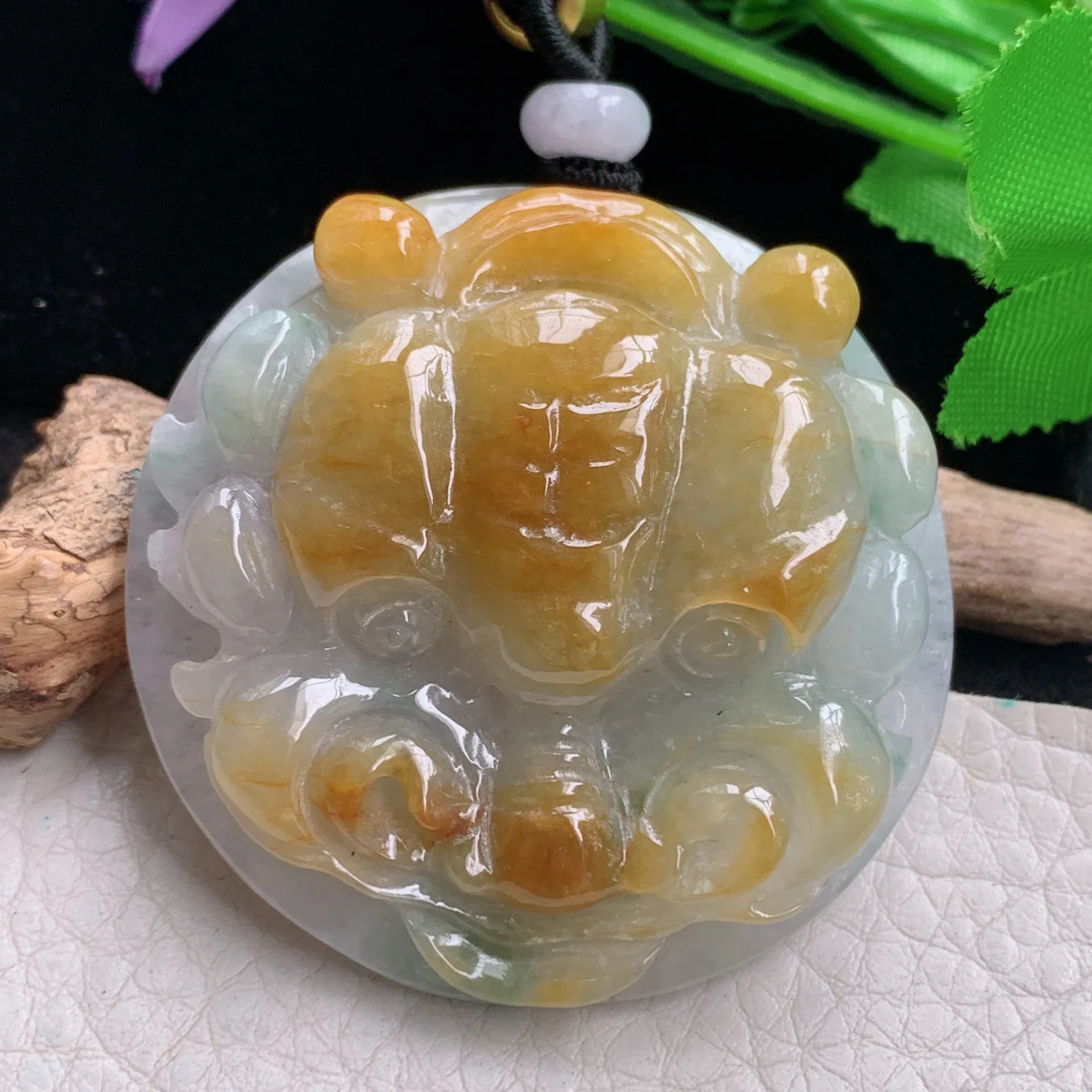 mut自然光49.2*14缅甸翡翠a货精雕事事如意 狮子头玉吊坠 玉挂件