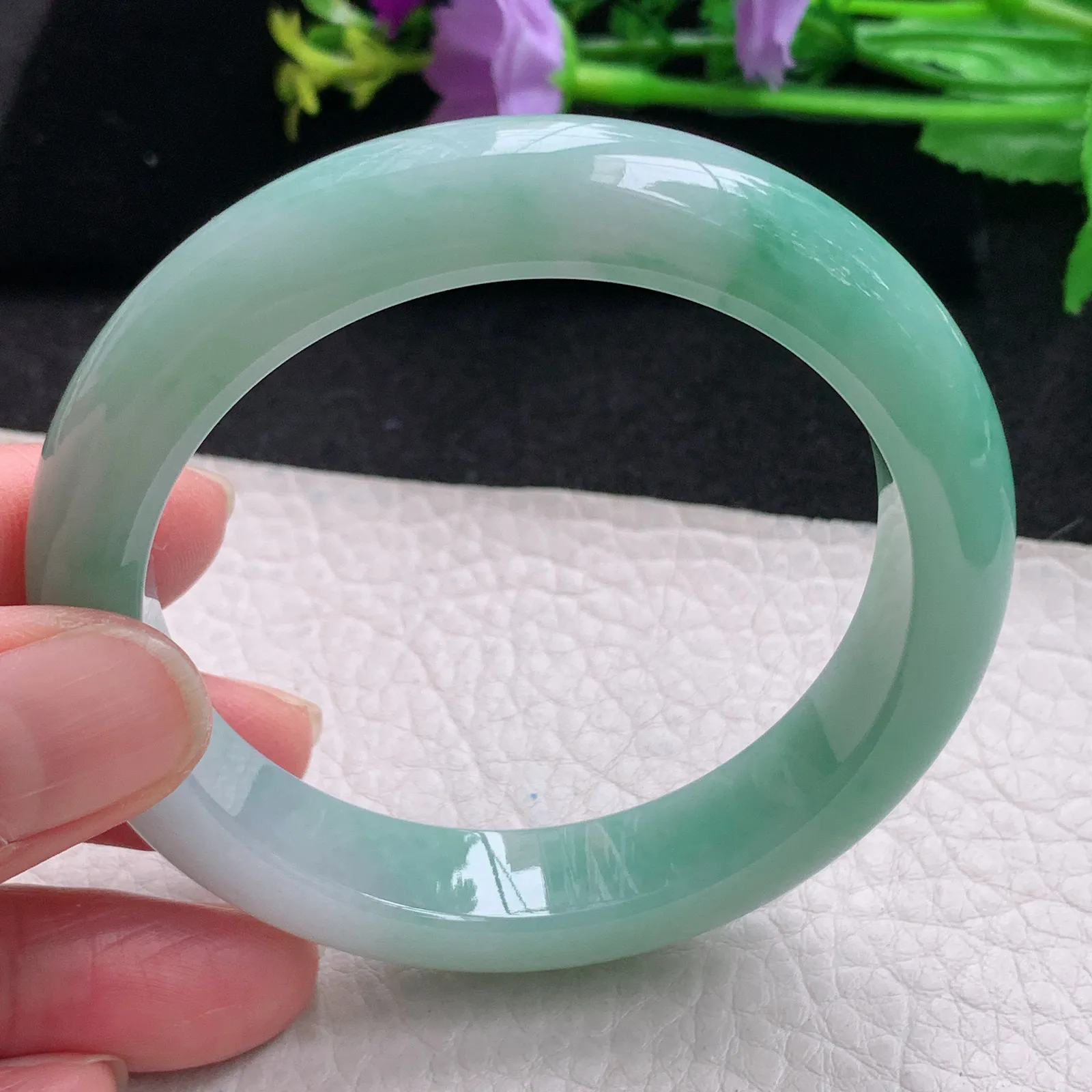 pj自然光55*12.2*8.5平安镯 缅甸翡翠玉手镯飘绿清新胶润宽边玉手环