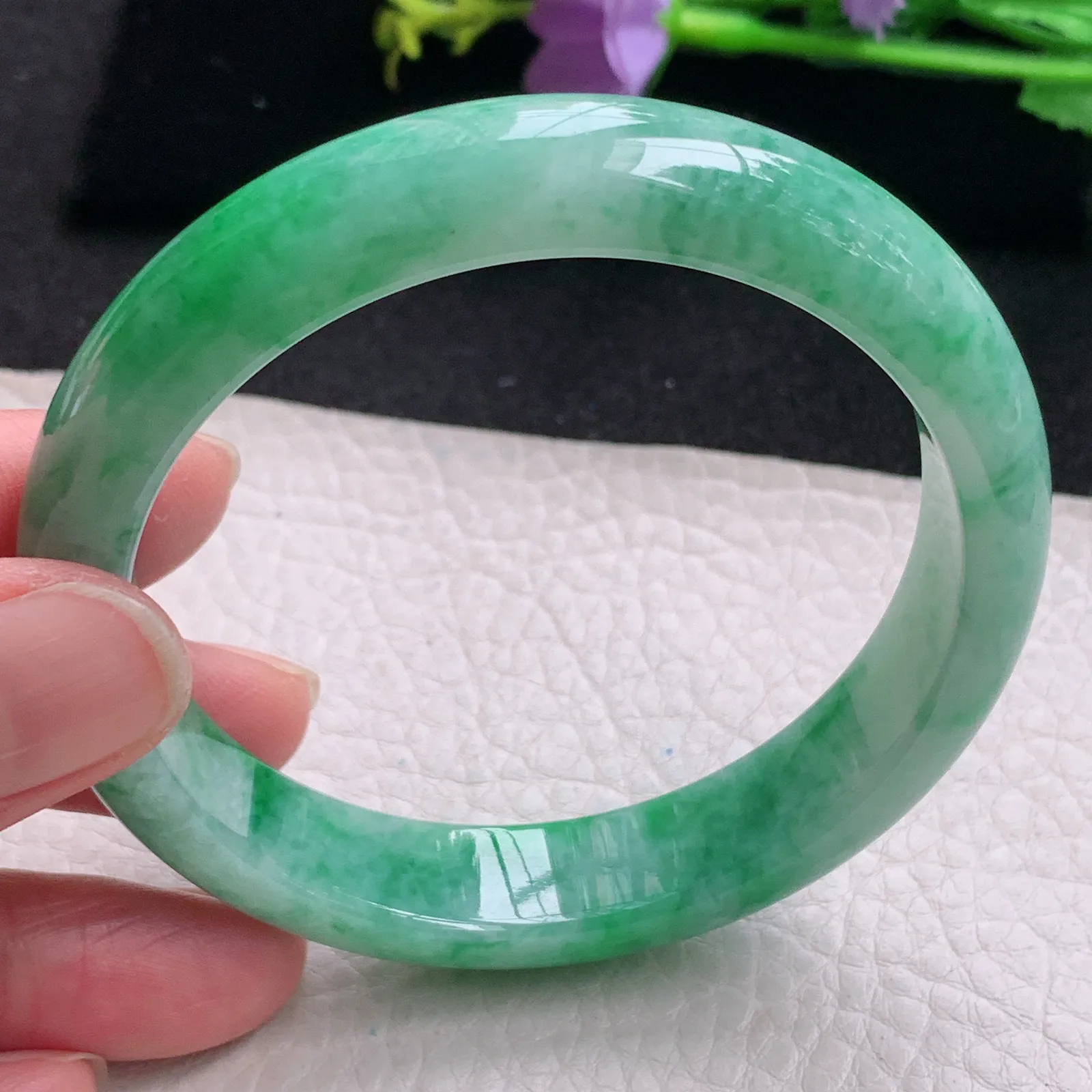 js自然光59*12.8*7.8平安镯 缅甸翡翠玉手镯辣绿宽边玉手环 美人镯