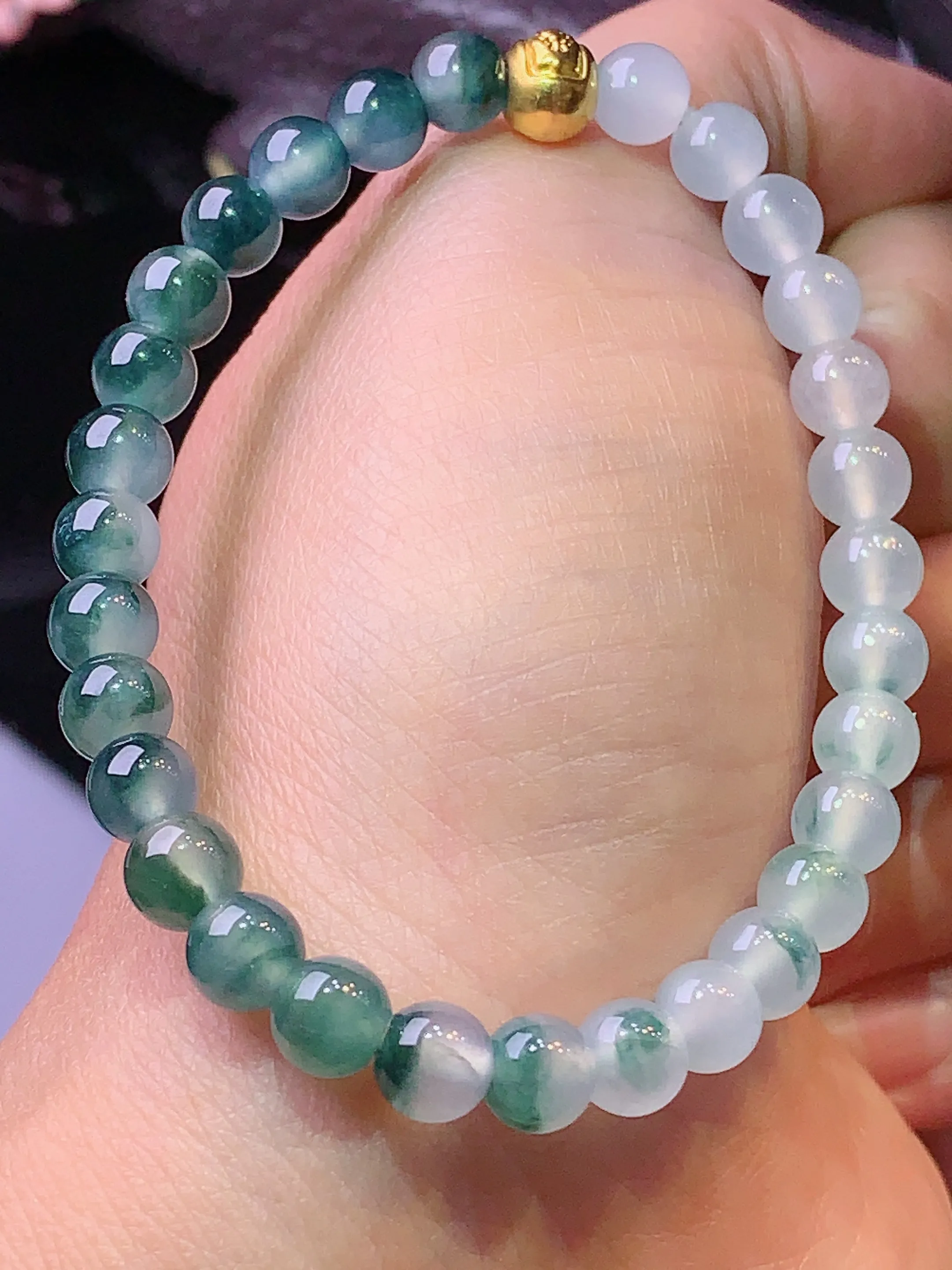 冰种圆珠吊坠 玉质细腻 色泽清新艳丽 整体尺寸5.8