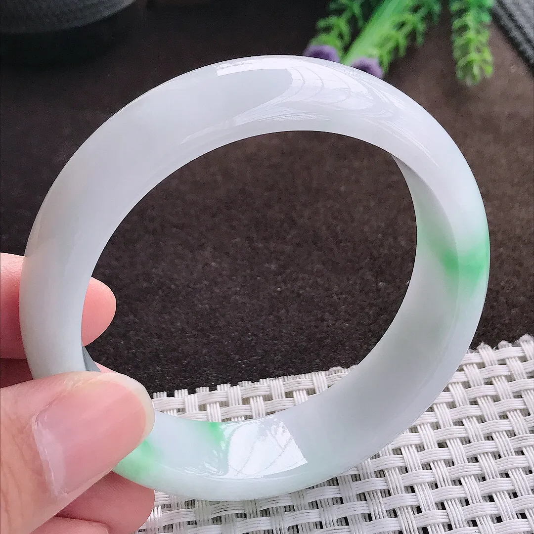 天然a货翡翠58.5/16.8/8.3老坑精美冰润飘绿轮胎手镯宽边翡翠玉手镯
