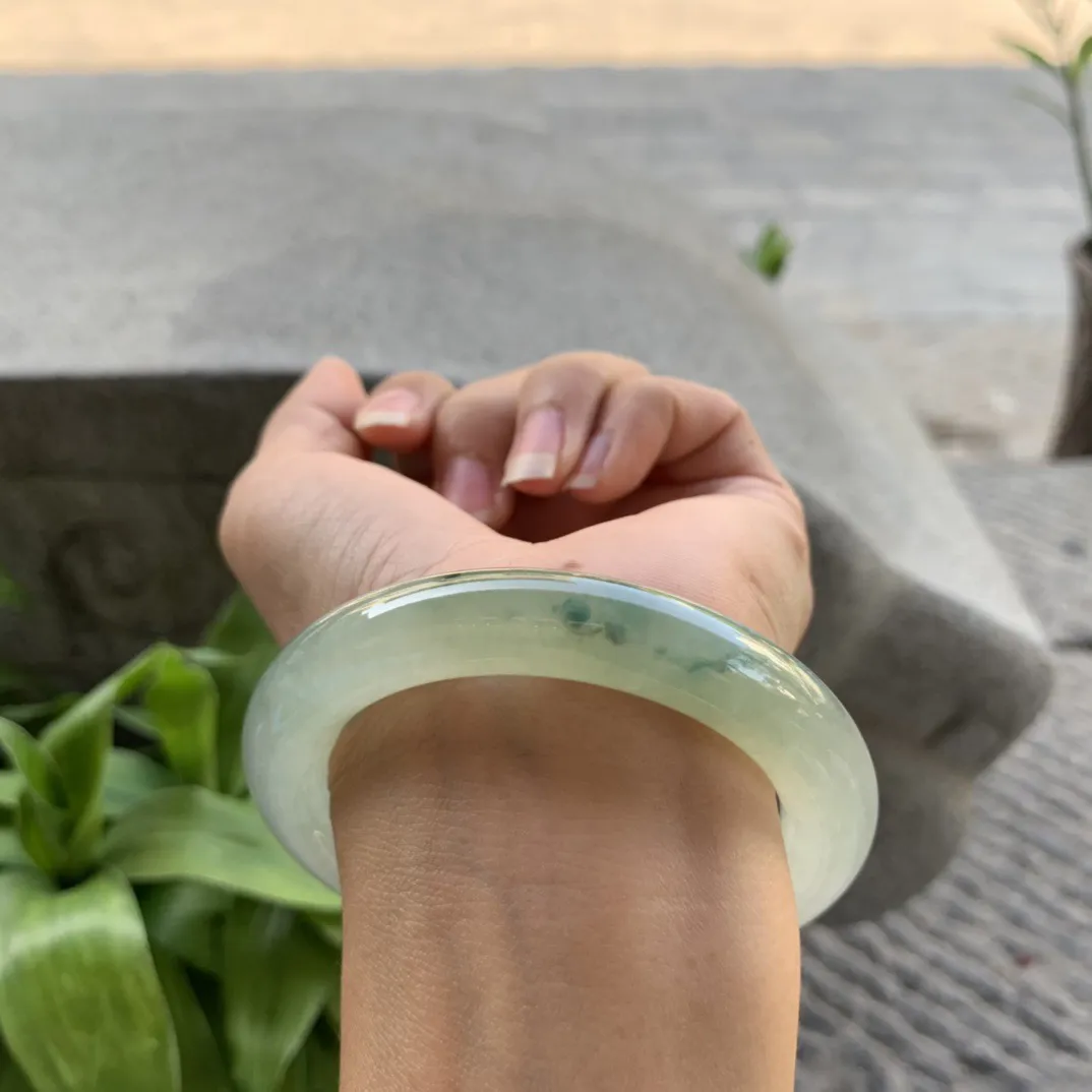 圈口 55.8-11.1【冰黄飘花圆条手镯】圆条55 56可戴