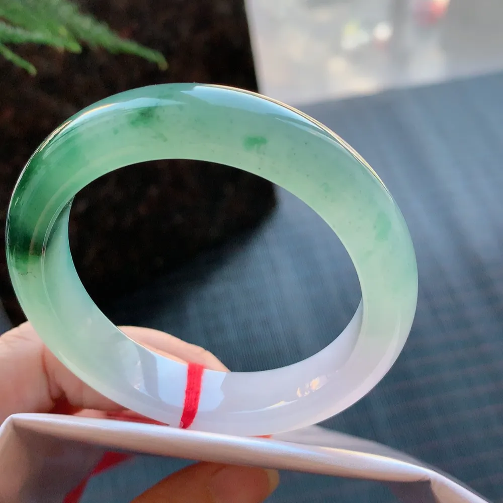 正圈高冰绿花 无瑕 尺寸:53.1/12.4/8.1 花美 种水好