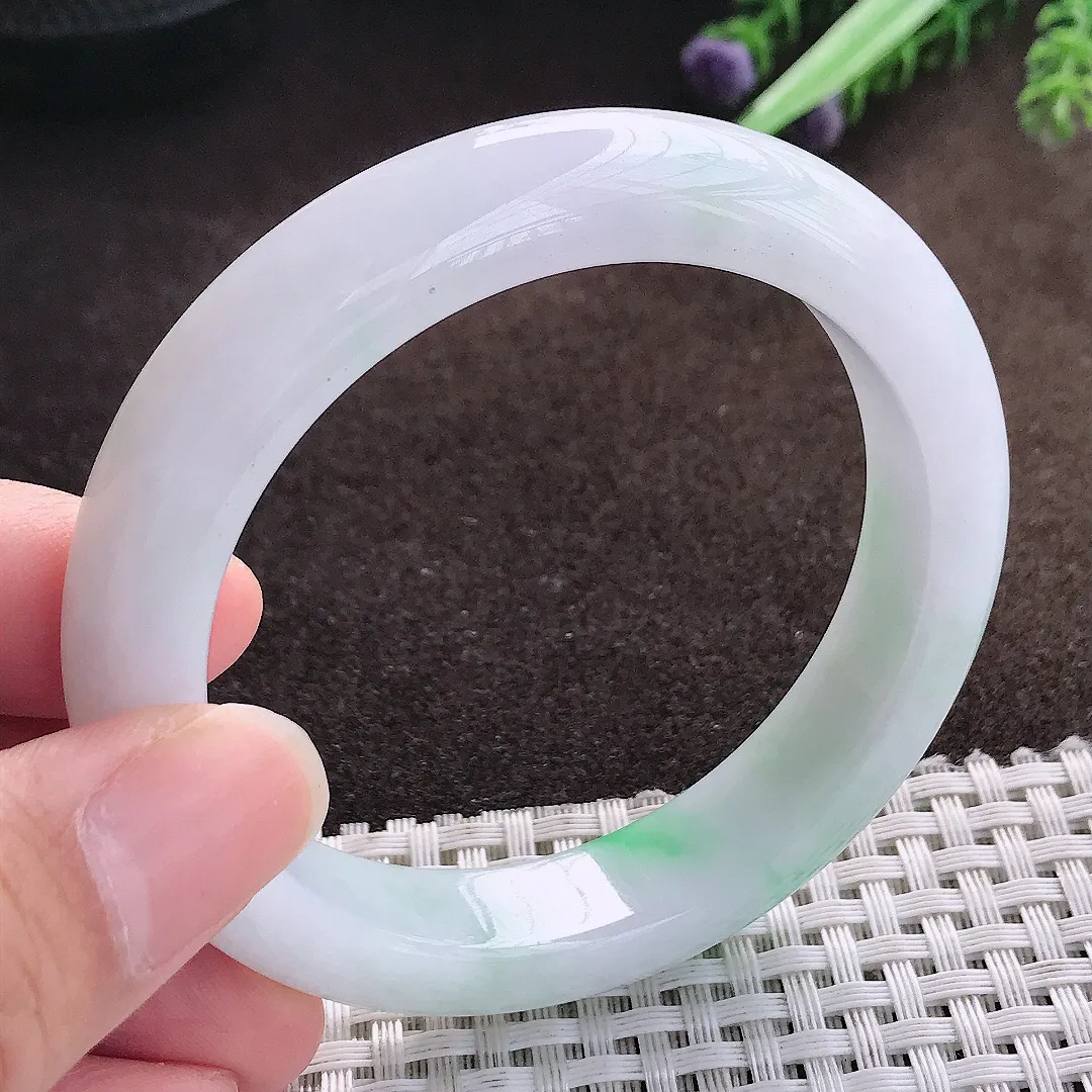 天然a货翡翠55/12.2/8.6老坑秀气温润飘绿手镯宽边翡翠玉手镯