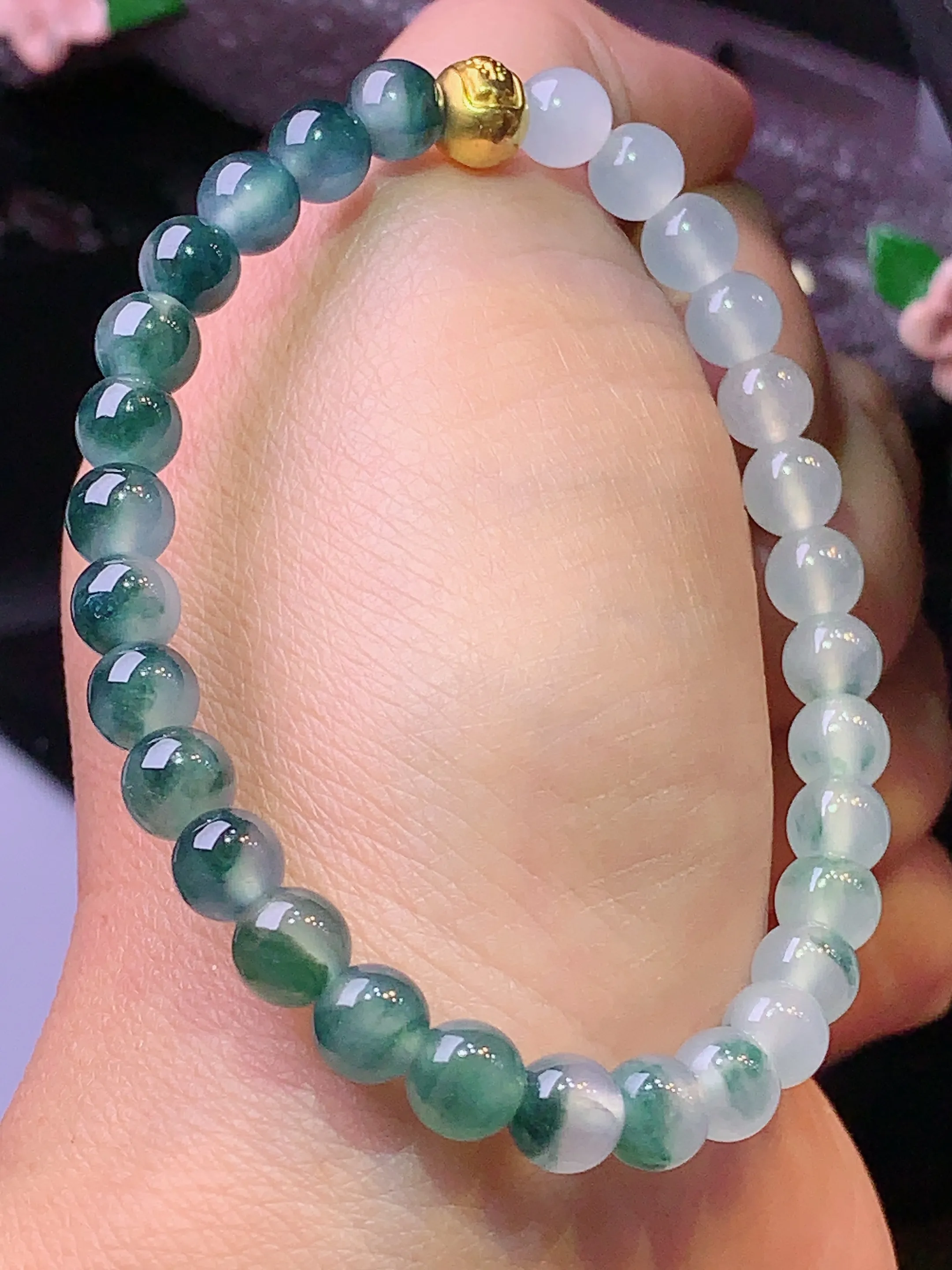 冰种圆珠吊坠 玉质细腻 色泽清新艳丽 整体尺寸5.8