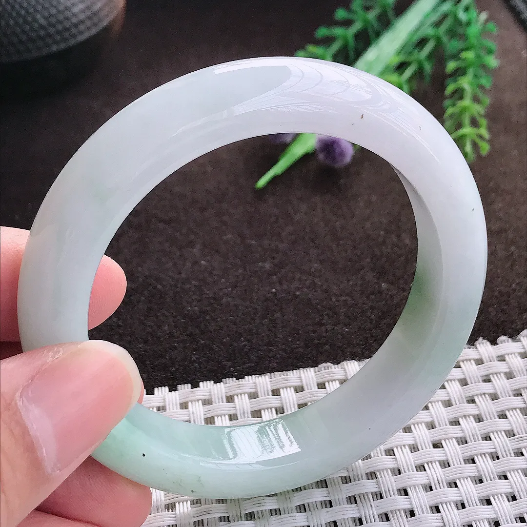 天然a货翡翠53.5/12.4/8.9老坑精美温润飘花手镯宽边翡翠玉手镯