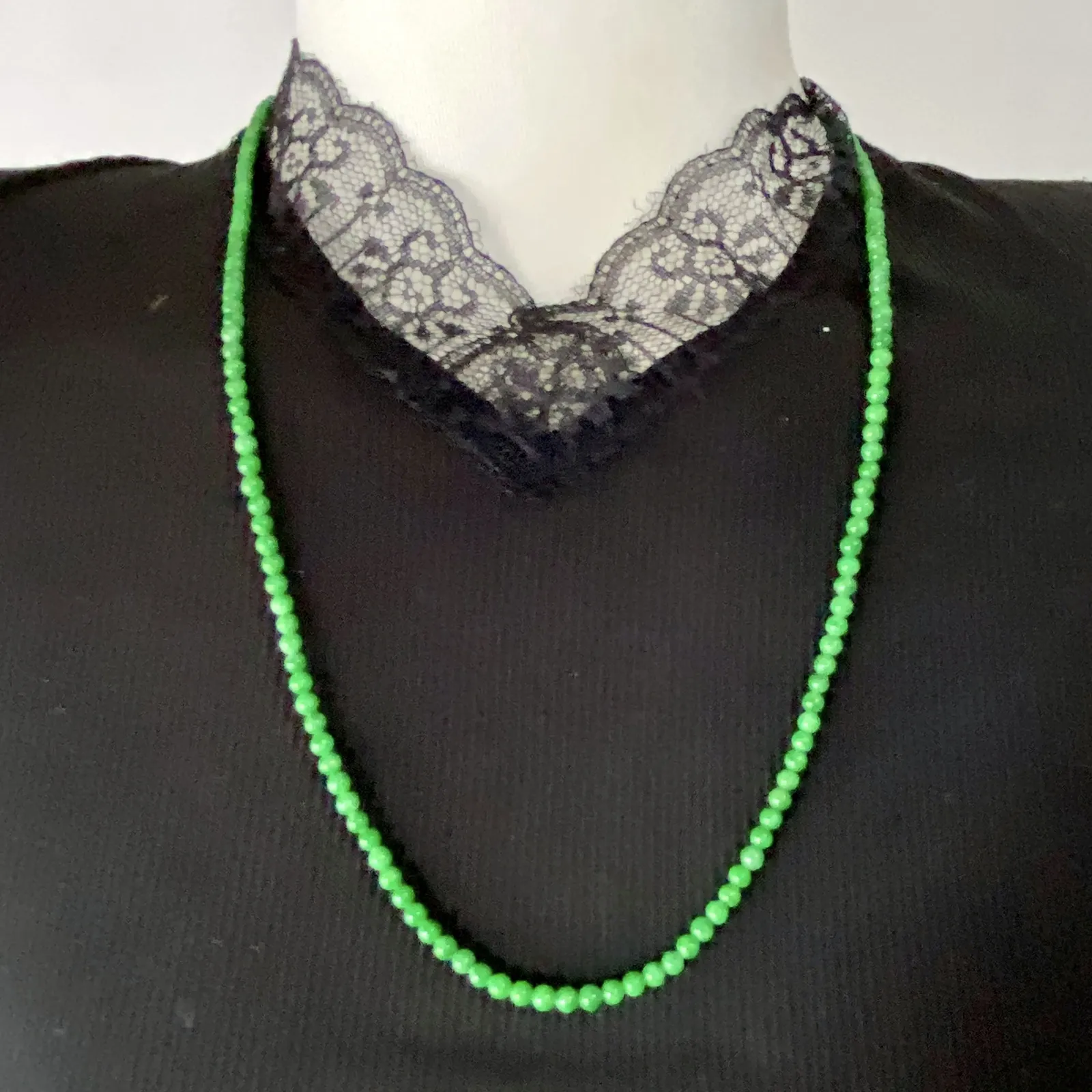 缅甸天然翡翠A货，卡3.5冰润满绿阳绿小米珠小圆珠项链手链，尺寸：3.5mm/172颗，长度590mm，重量：13.31g