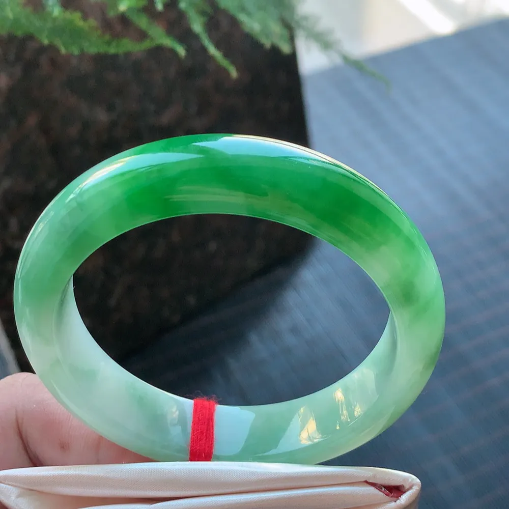 正圈一大节阳绿 无瑕 尺寸:58.1/14.1/8.7 色好🥰🥰