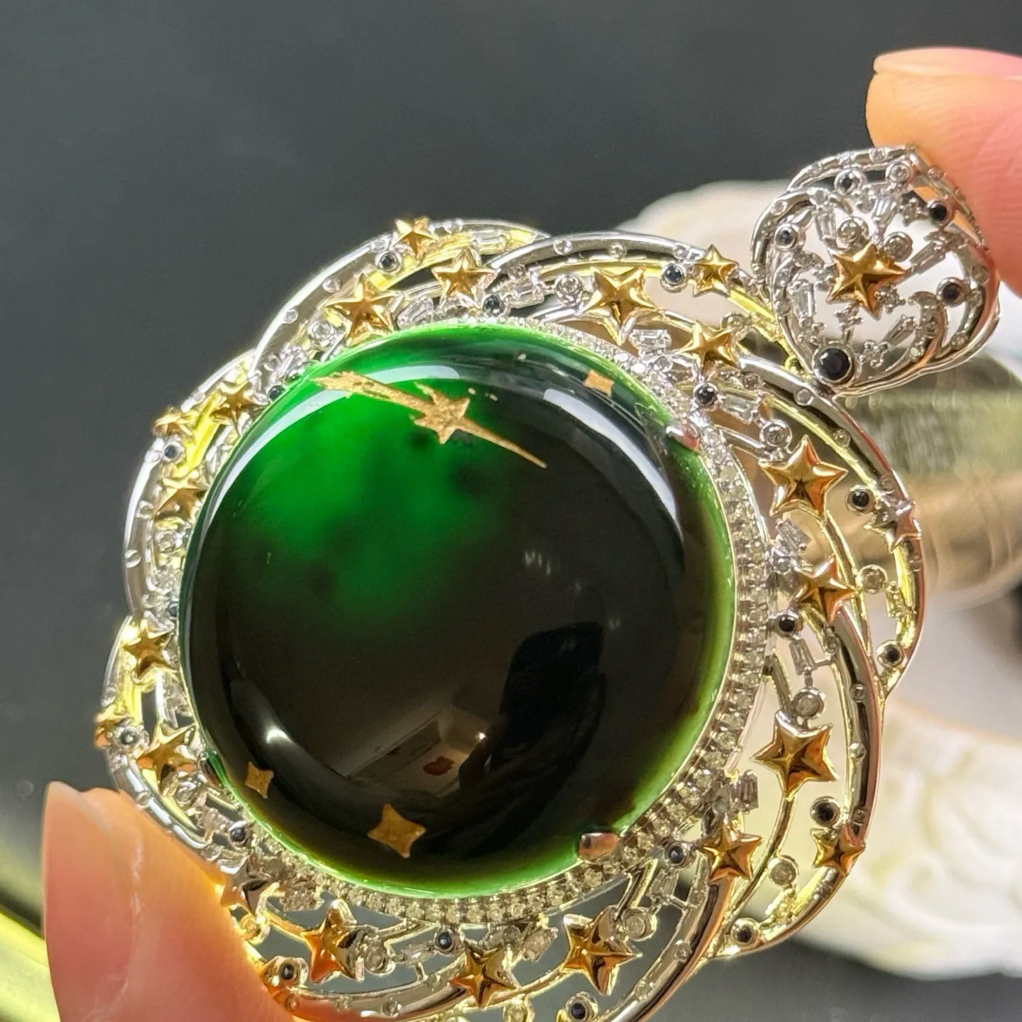 精品豪镶墨翠大蛋面吊坠 种好色正 黑度极好 打灯通透 油性十足