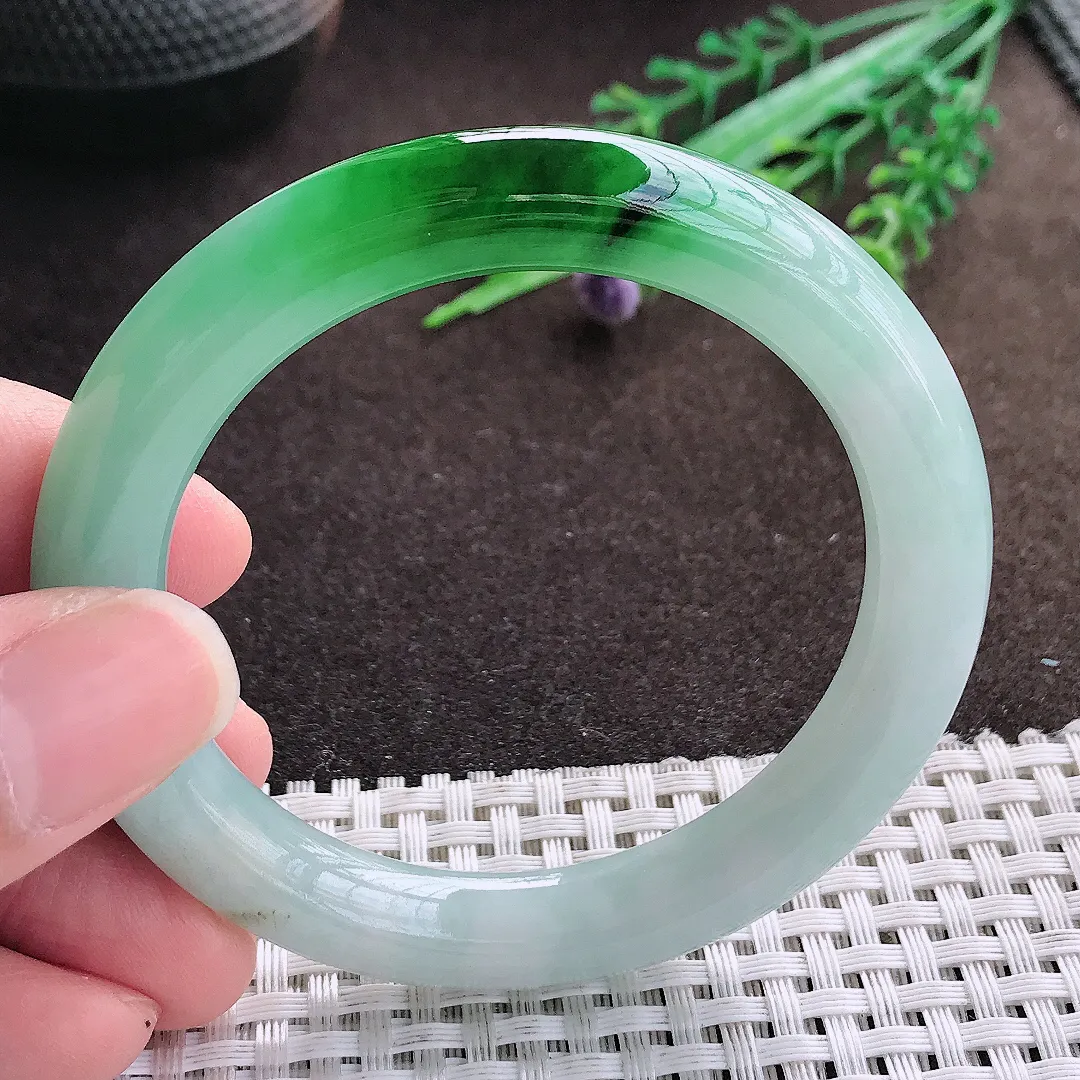 天然a货翡翠52.5/9.4/9.6老坑精美辣阳绿圆条手镯翡翠玉手镯