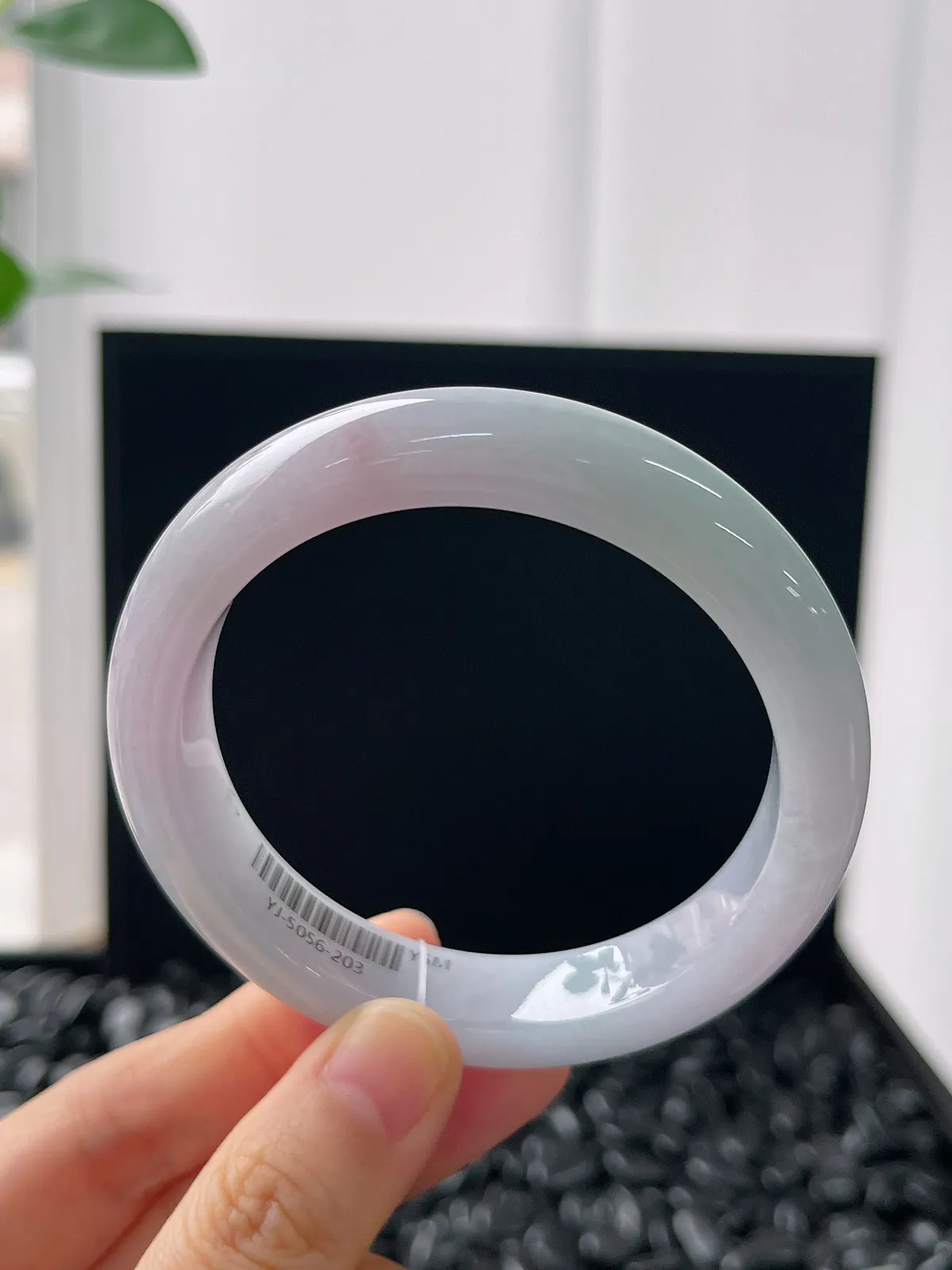 正圈56圈口，翡翠糯化种春带彩手镯