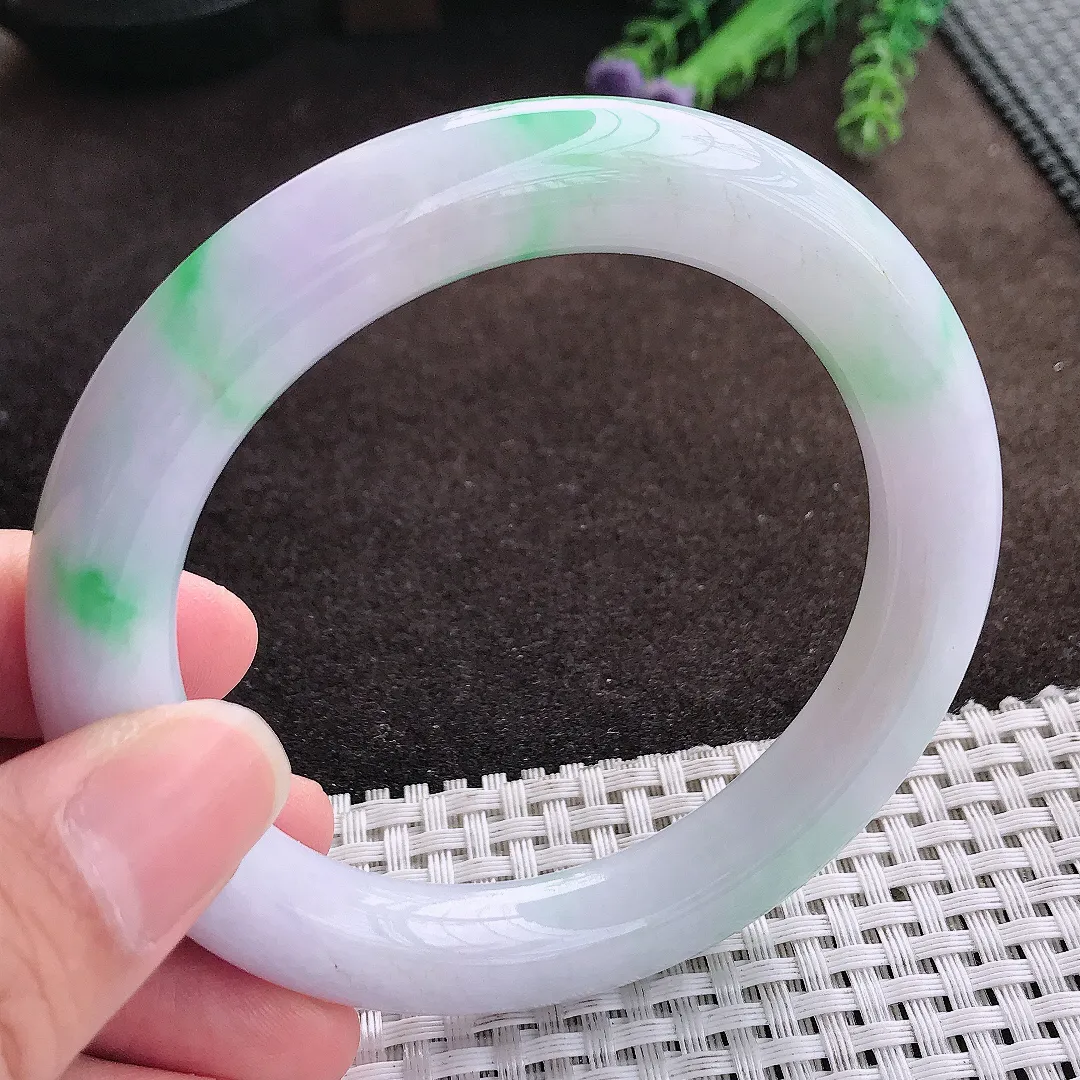 天然a货翡翠60/10.8/11老坑精美飘绿大圈口圆条手镯翡翠玉手镯