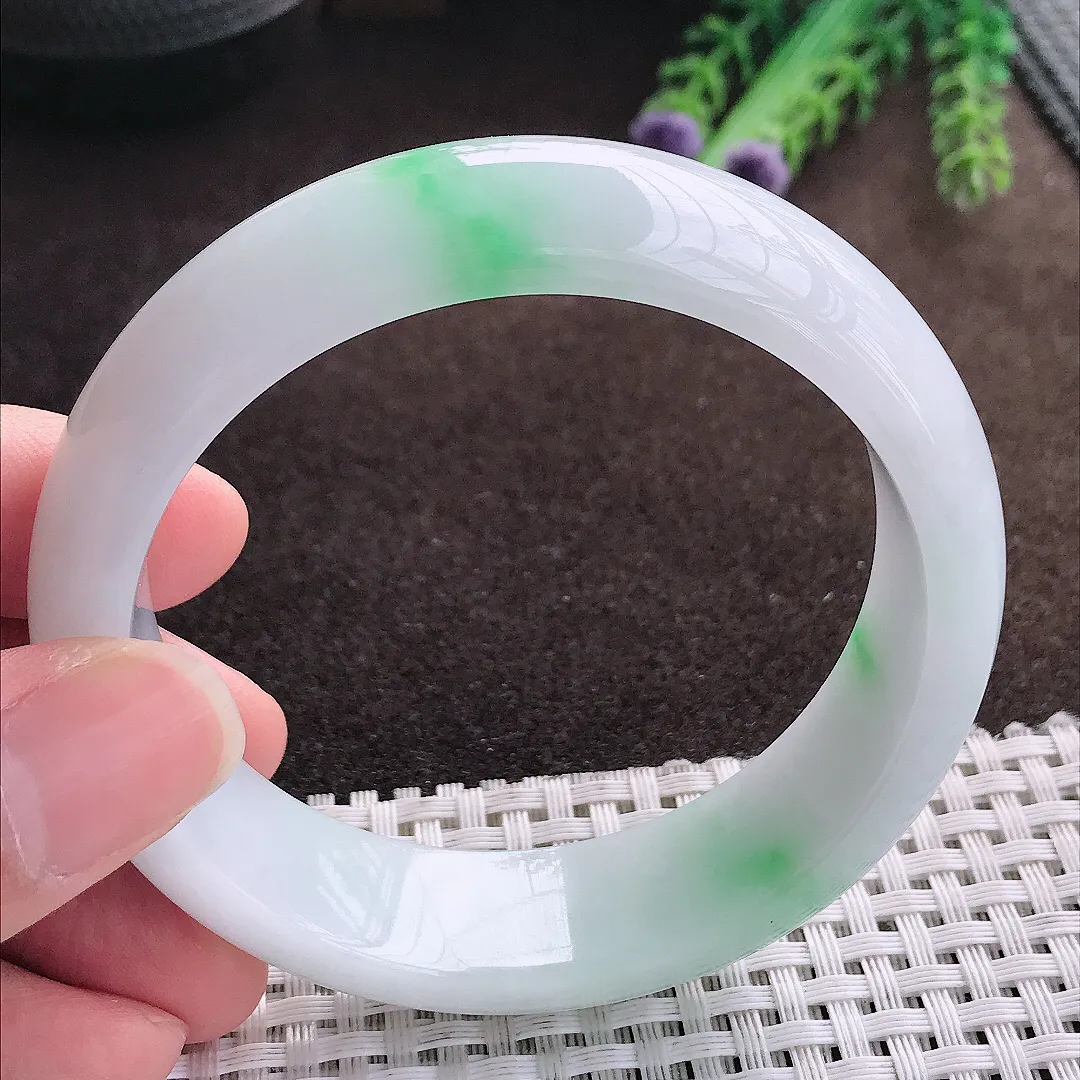 天然a货翡翠58.5/16.8/8.3老坑精美冰润飘绿轮胎手镯宽边翡翠玉手镯