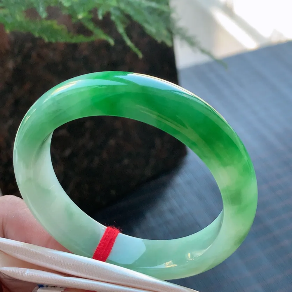 正圈一大节阳绿 无瑕 尺寸:58.1/14.1/8.7 色好🥰🥰