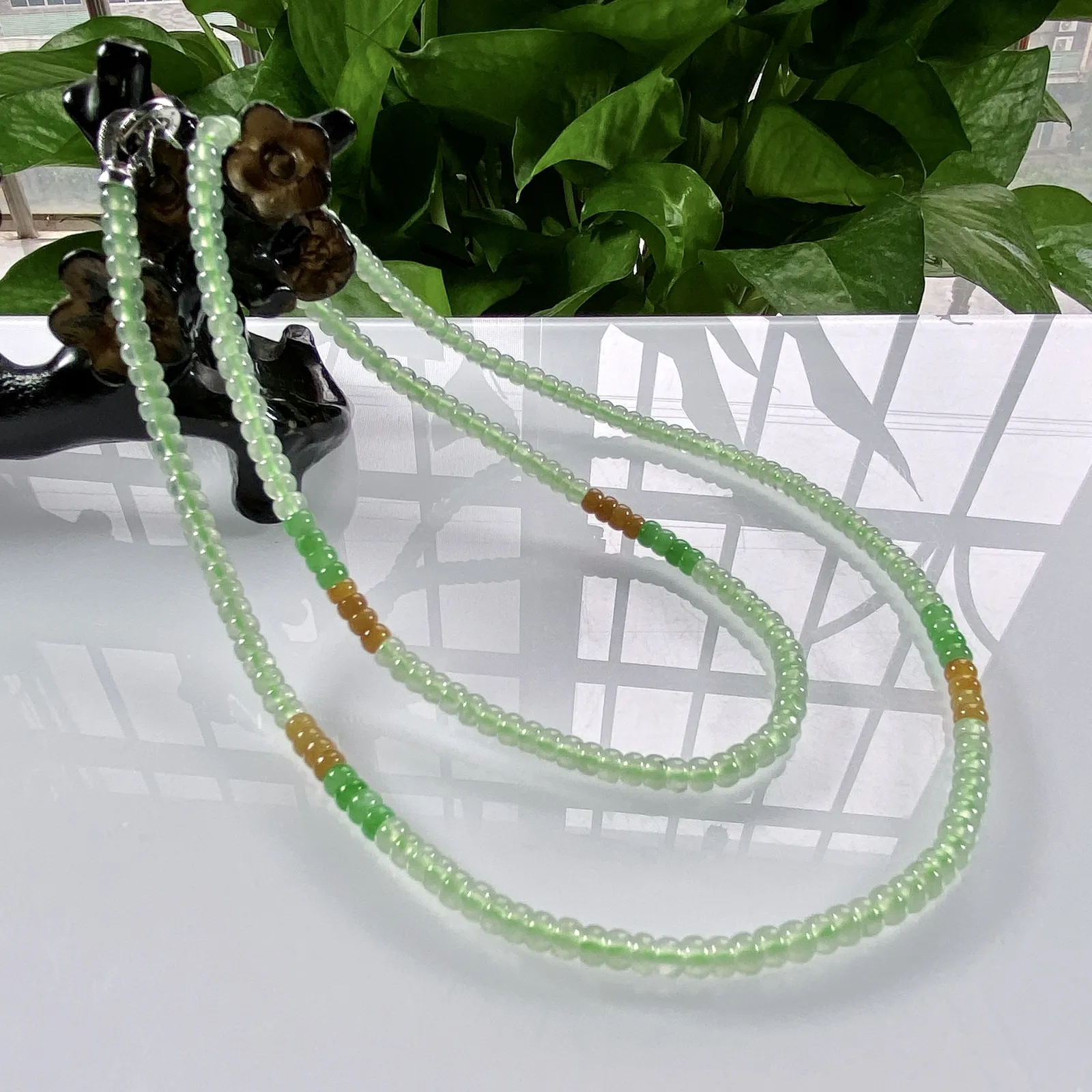 缅甸天然翡翠A货，高冰起光起胶三彩算盘珠项链手链，尺寸：4/2.5mm/231颗，长度610mm，重量：23.13g