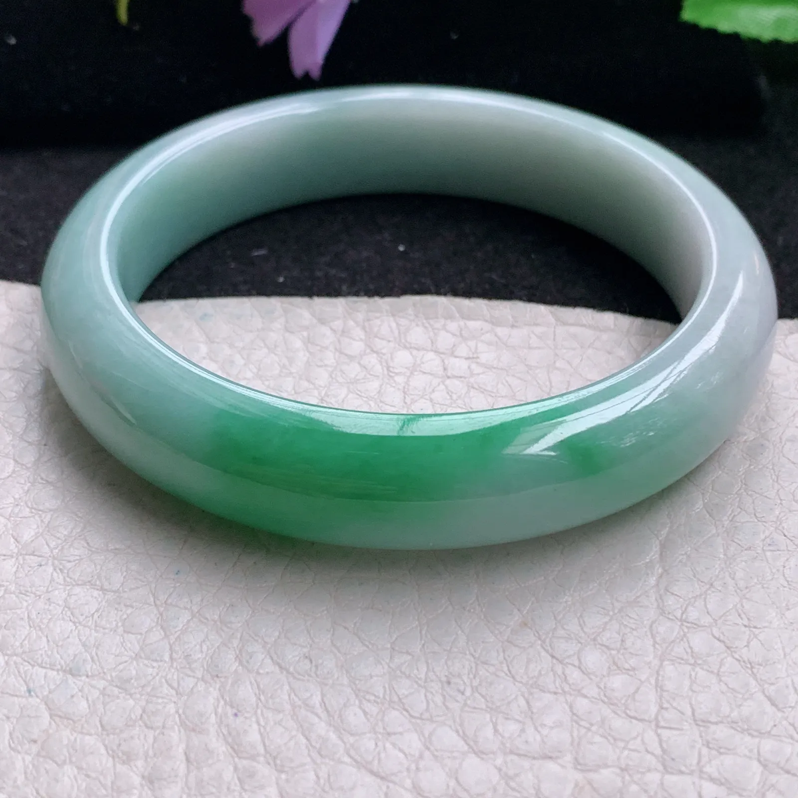 xt自然光56.5*12.5*8.2平安镯 缅甸翡翠玉手镯辣绿宽边玉手环 美人镯