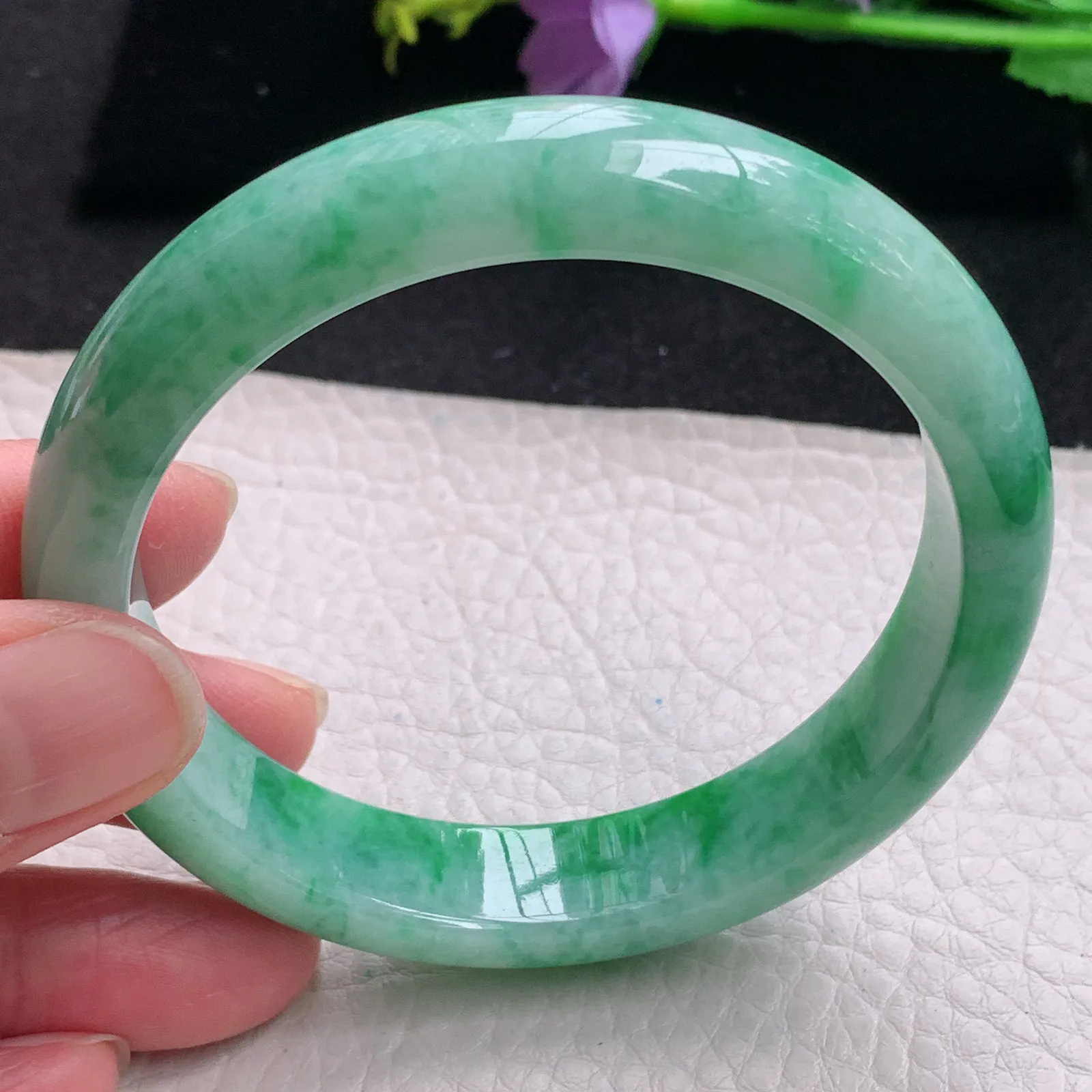 js自然光59*12.8*7.8平安镯 缅甸翡翠玉手镯辣绿宽边玉手环 美人镯