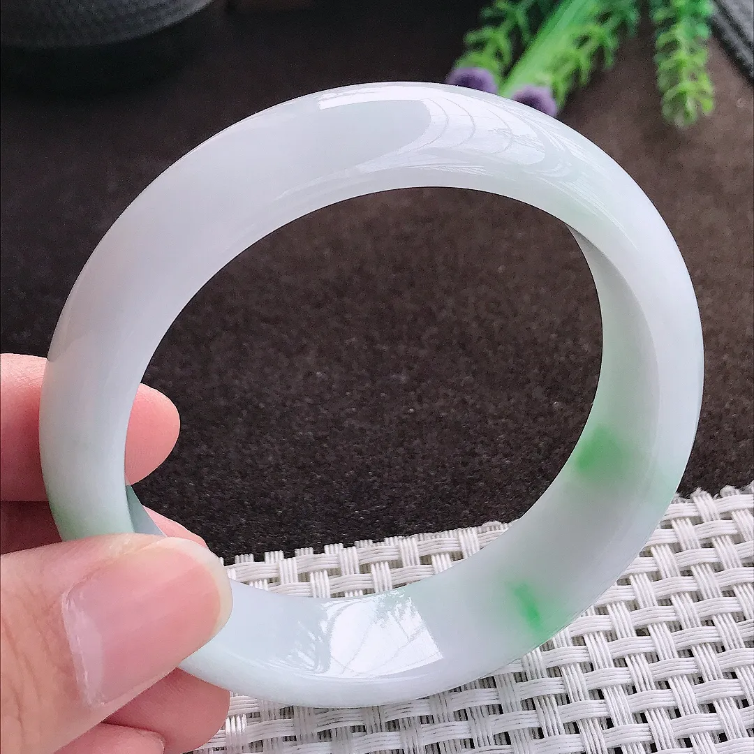 天然a货翡翠58.5/16.8/8.3老坑精美冰润飘绿轮胎手镯宽边翡翠玉手镯