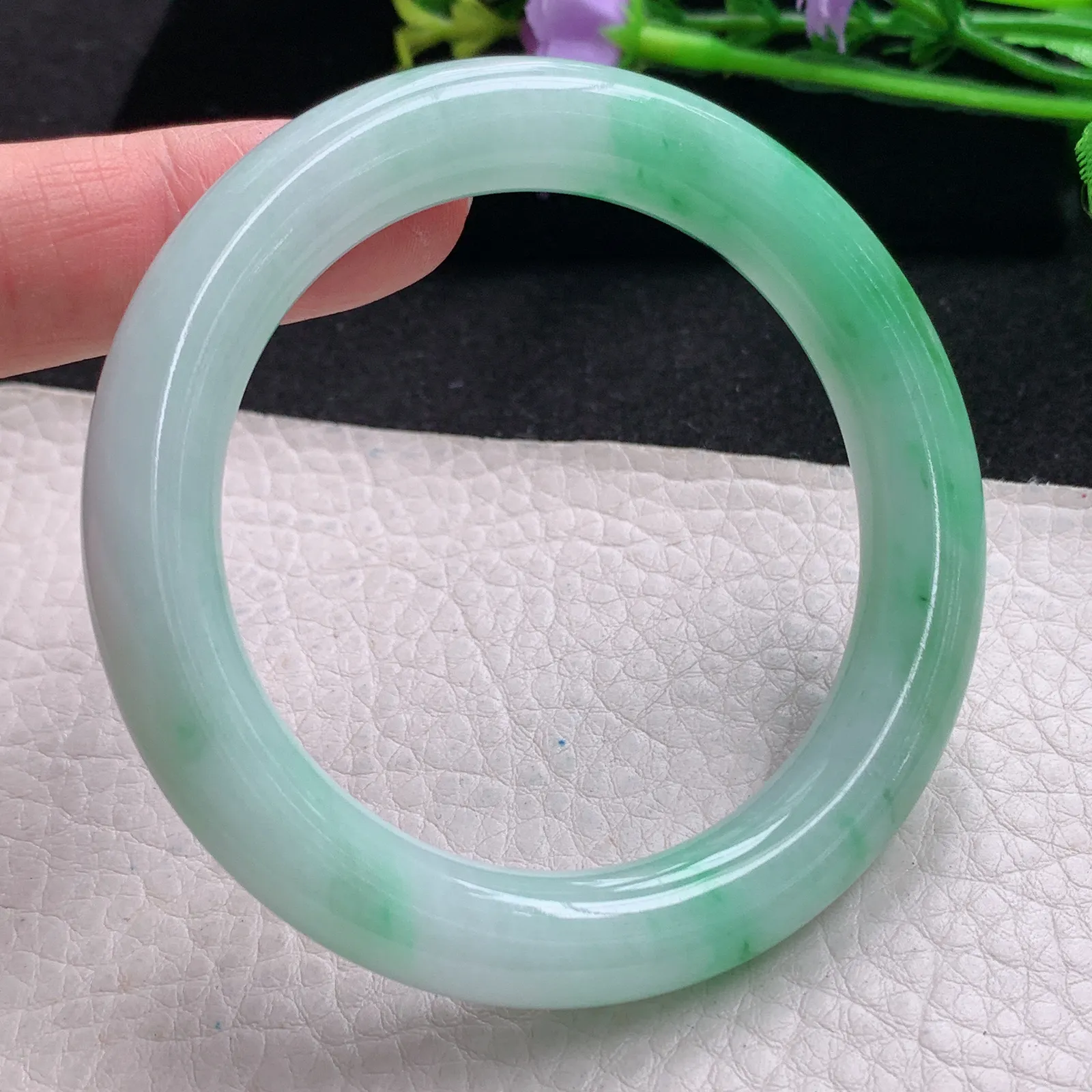 pj自然光53*9.8美人镯 缅甸翡翠玉手镯飘绿清秀圆条玉手环 叮当镯