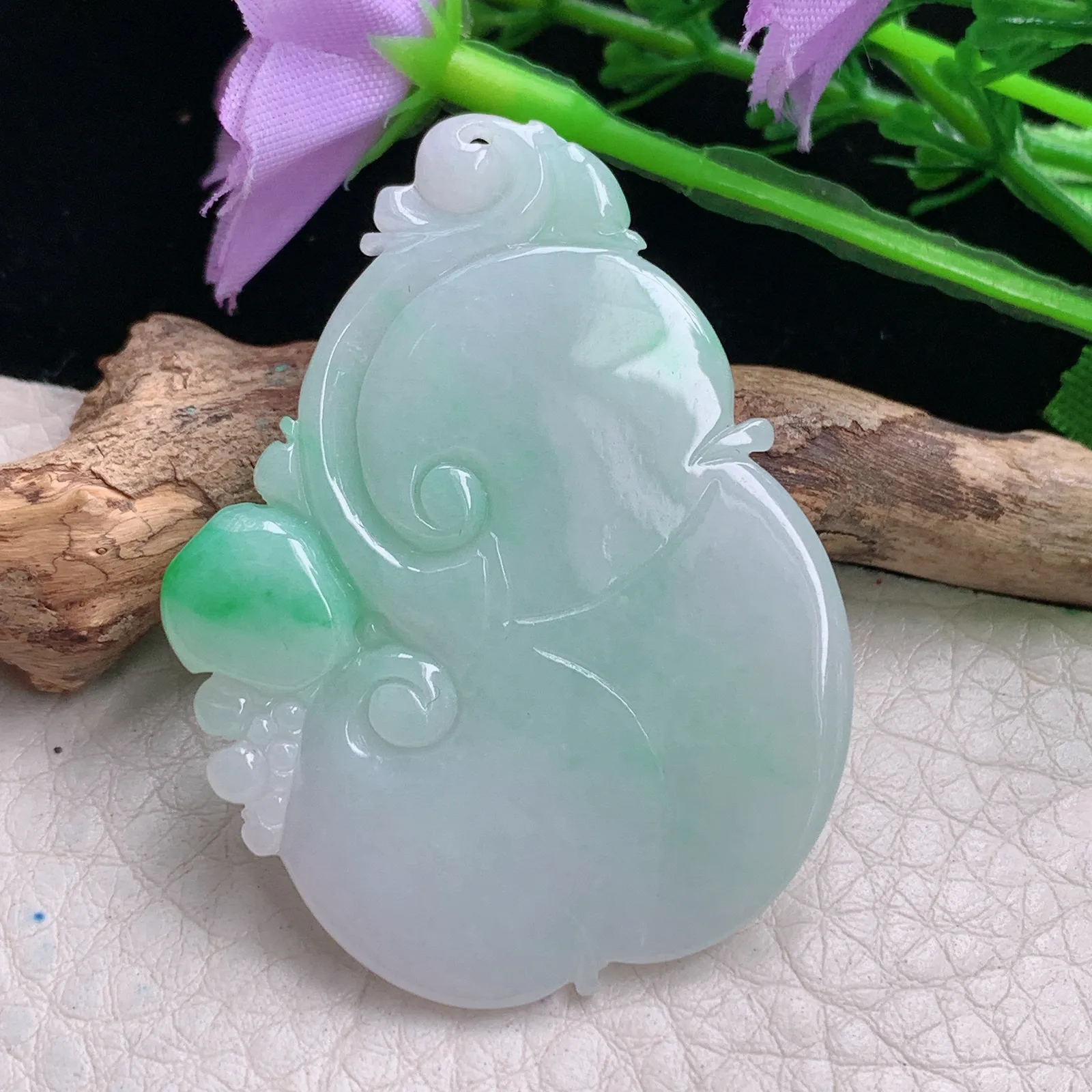 zen自然光48.6*35*10天然缅甸翡翠白底青灵芝如意玉吊坠 玉挂件