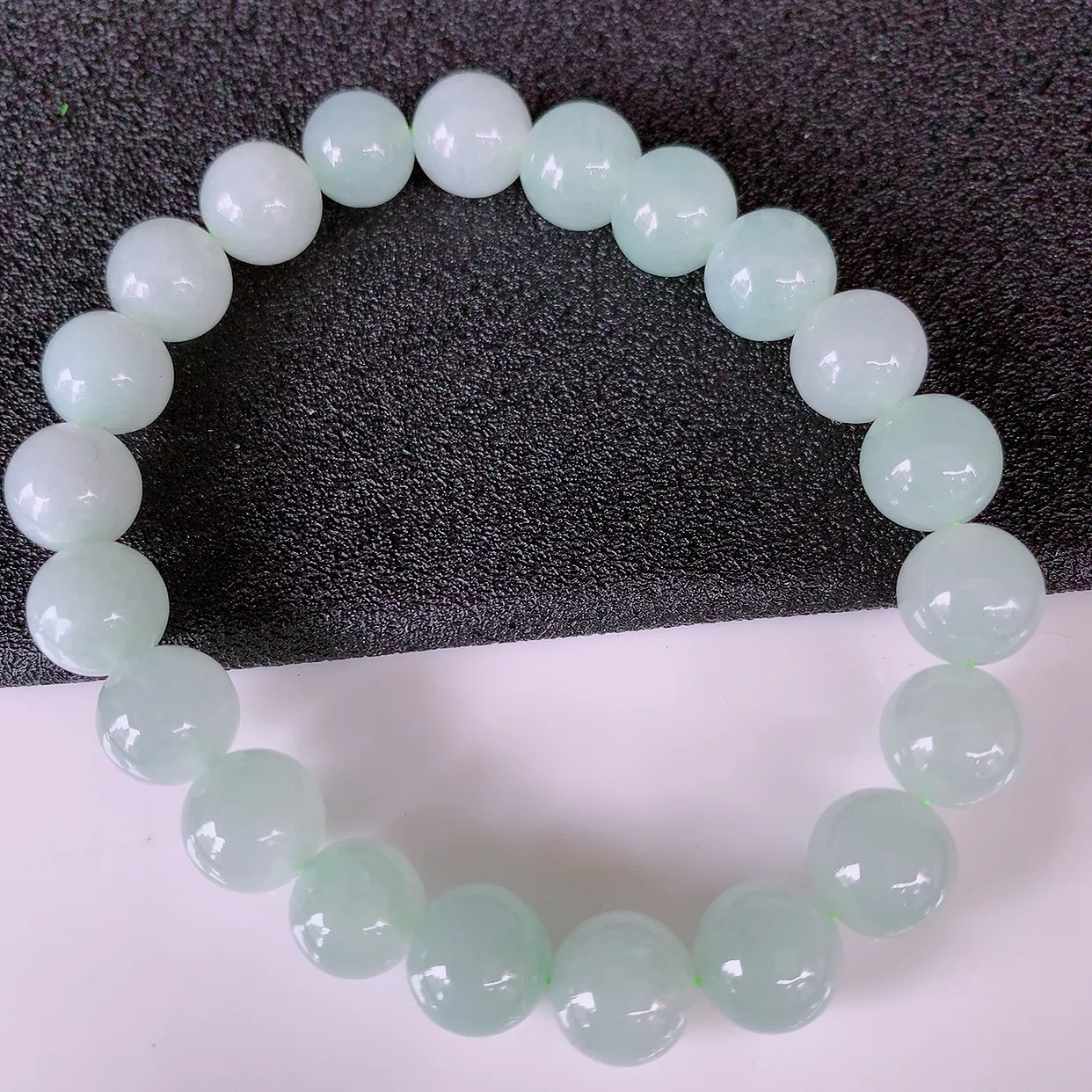 自然光实拍，冰种淡绿翡翠手串手链，种老水足，冰清玉润  颜色漂亮  #001.1取一尺寸8.8