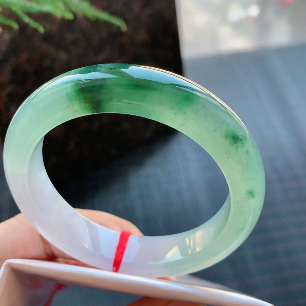 正圈高冰绿花 无瑕 尺寸:53.1/12.4/8.1 花美 种水好