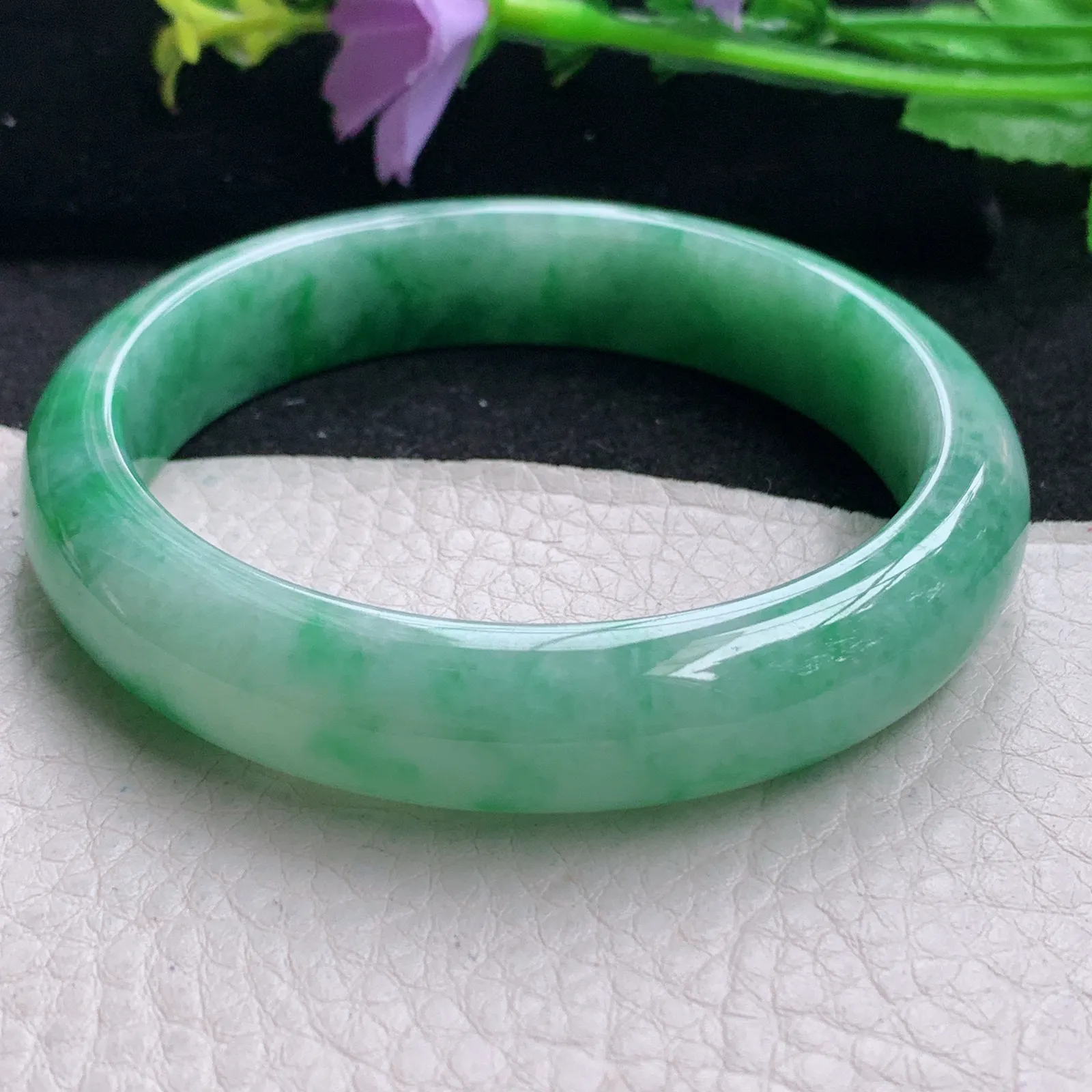 js自然光59*12.8*7.8平安镯 缅甸翡翠玉手镯辣绿宽边玉手环 美人镯