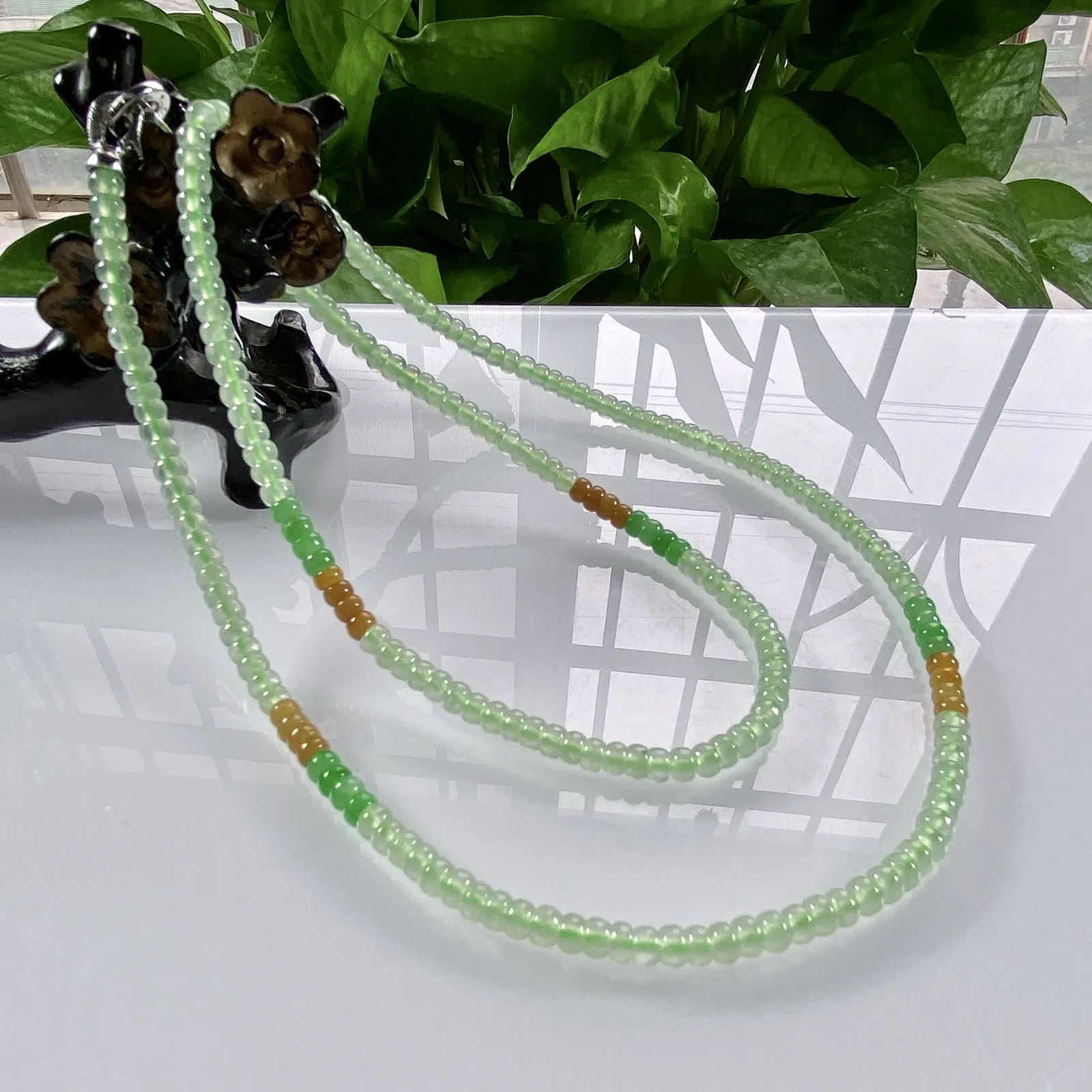 缅甸天然翡翠A货，高冰起光起胶三彩算盘珠项链手链，尺寸：4/2.5mm/231颗，长度610mm，重量：23.13g