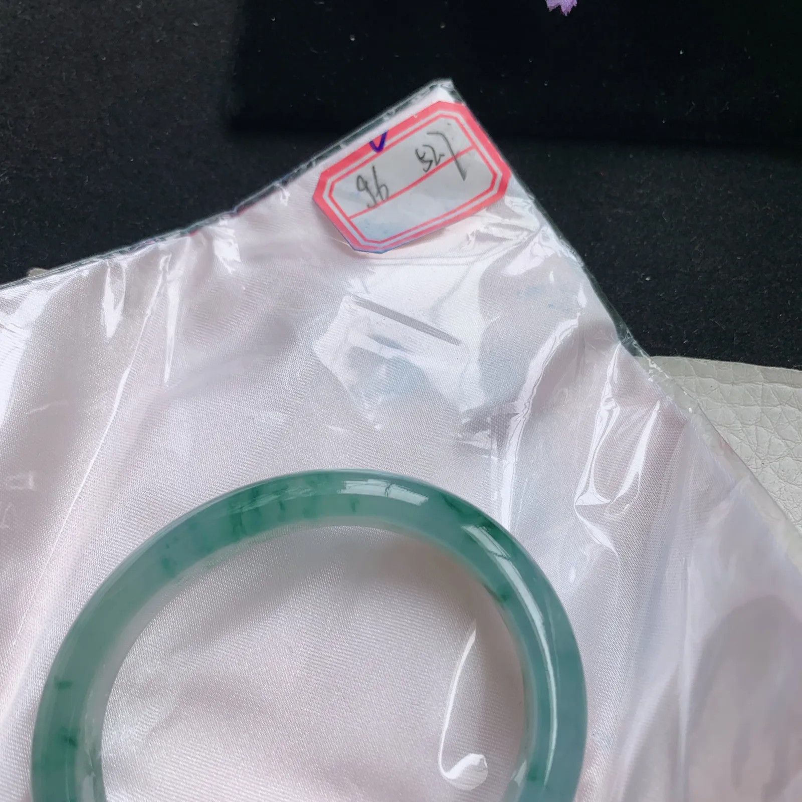 xo自然光53*45*10.2*7贵妃镯 缅甸翡翠玉手镯冰飘花秀气蛋形宽边玉手环 美人镯