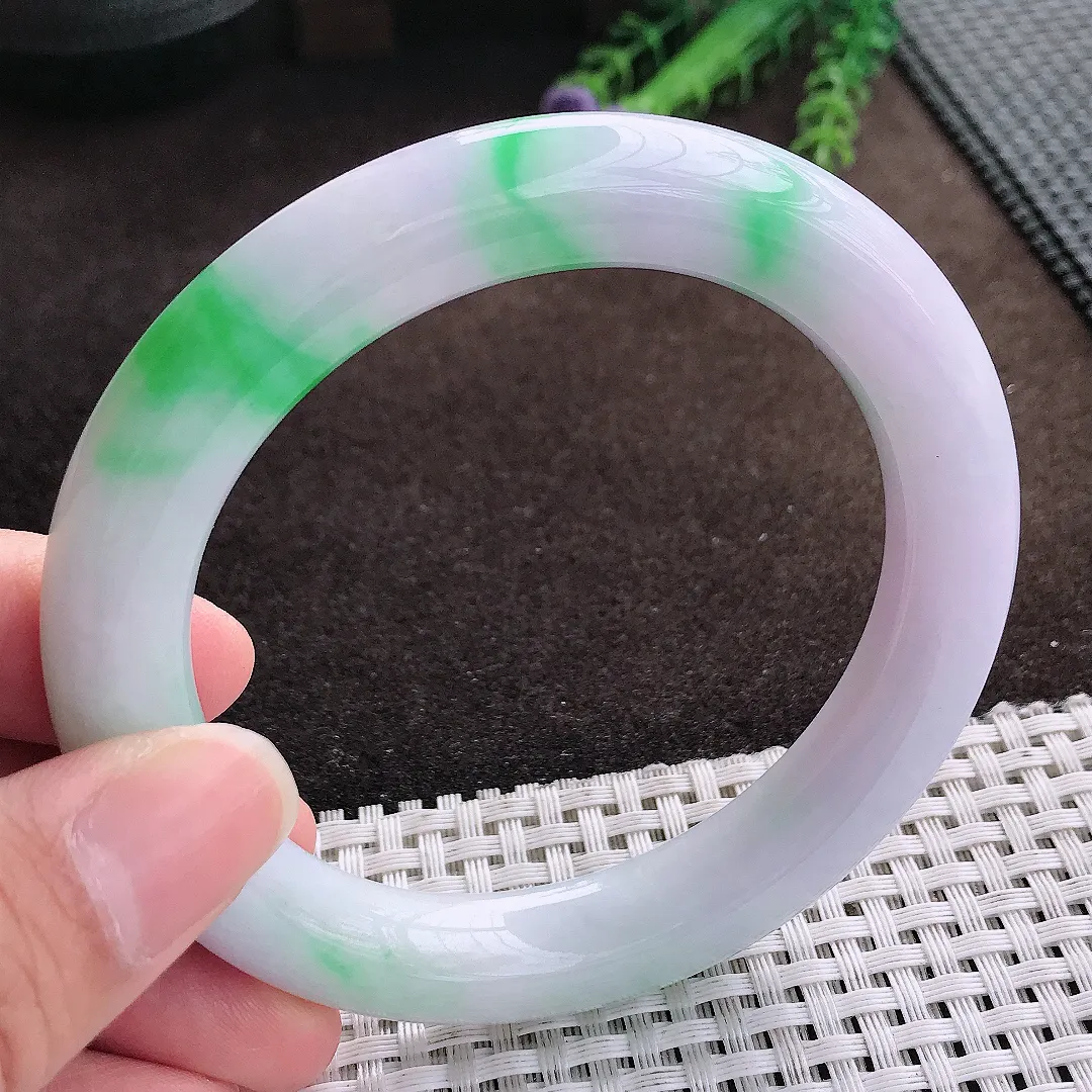 天然a货翡翠60/10.8/11老坑精美飘绿大圈口圆条手镯翡翠玉手镯