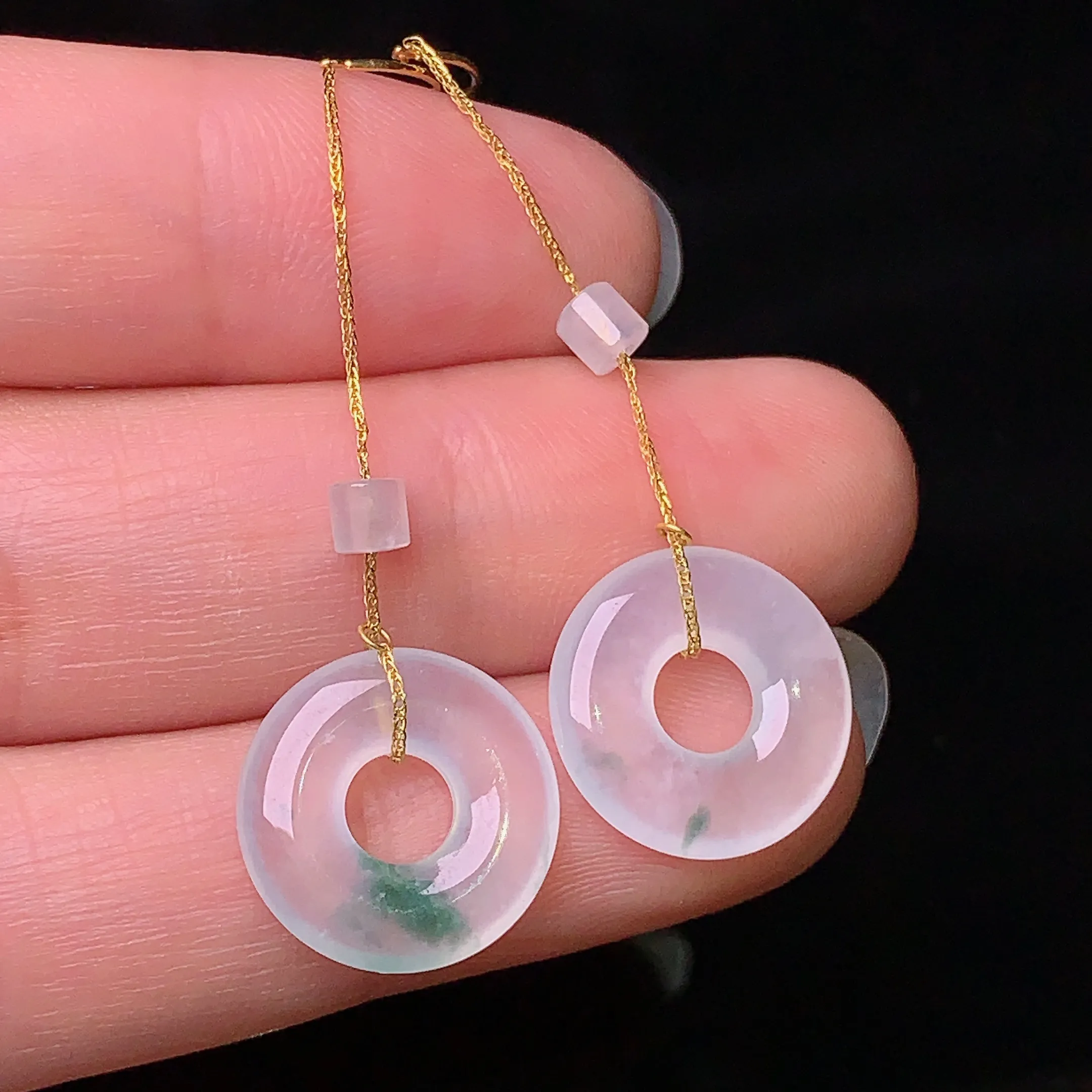 18k金镶嵌冰种飘绿平安环吊坠 玉质细腻 色泽清新艳丽 整体尺寸13.5*2.8