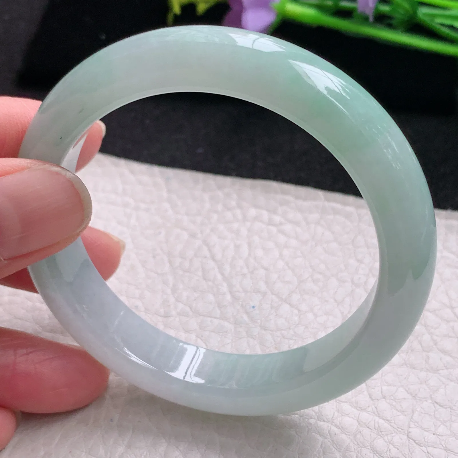 pj自然光55*12.2*8平安镯 缅甸翡翠玉手镯飘绿清新水灵宽边玉手环