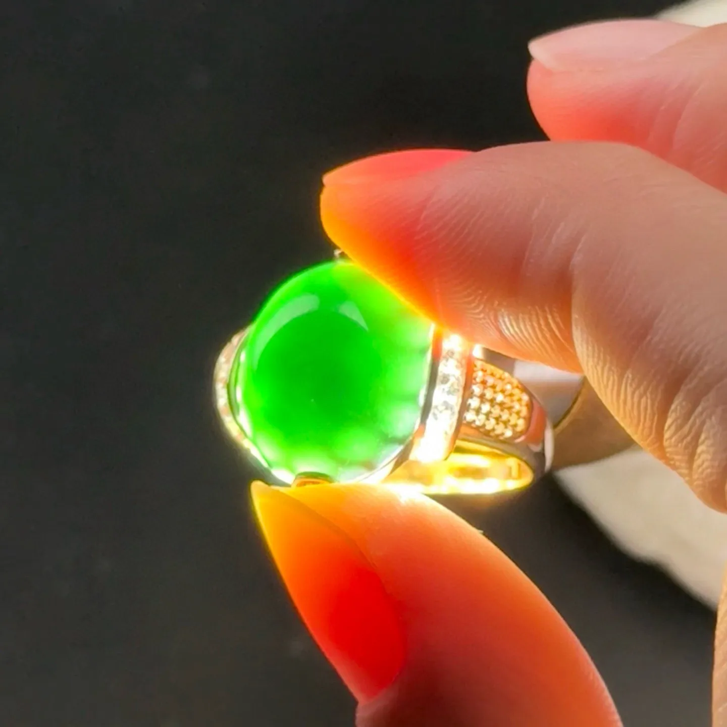 精品大蛋面女戒 重金豪镶 打灯通透 油性十足