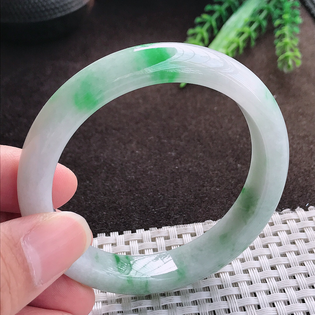 天然a货翡翠55/11.6/8.2老坑精美温润飘阳绿手镯宽边翡翠玉手镯