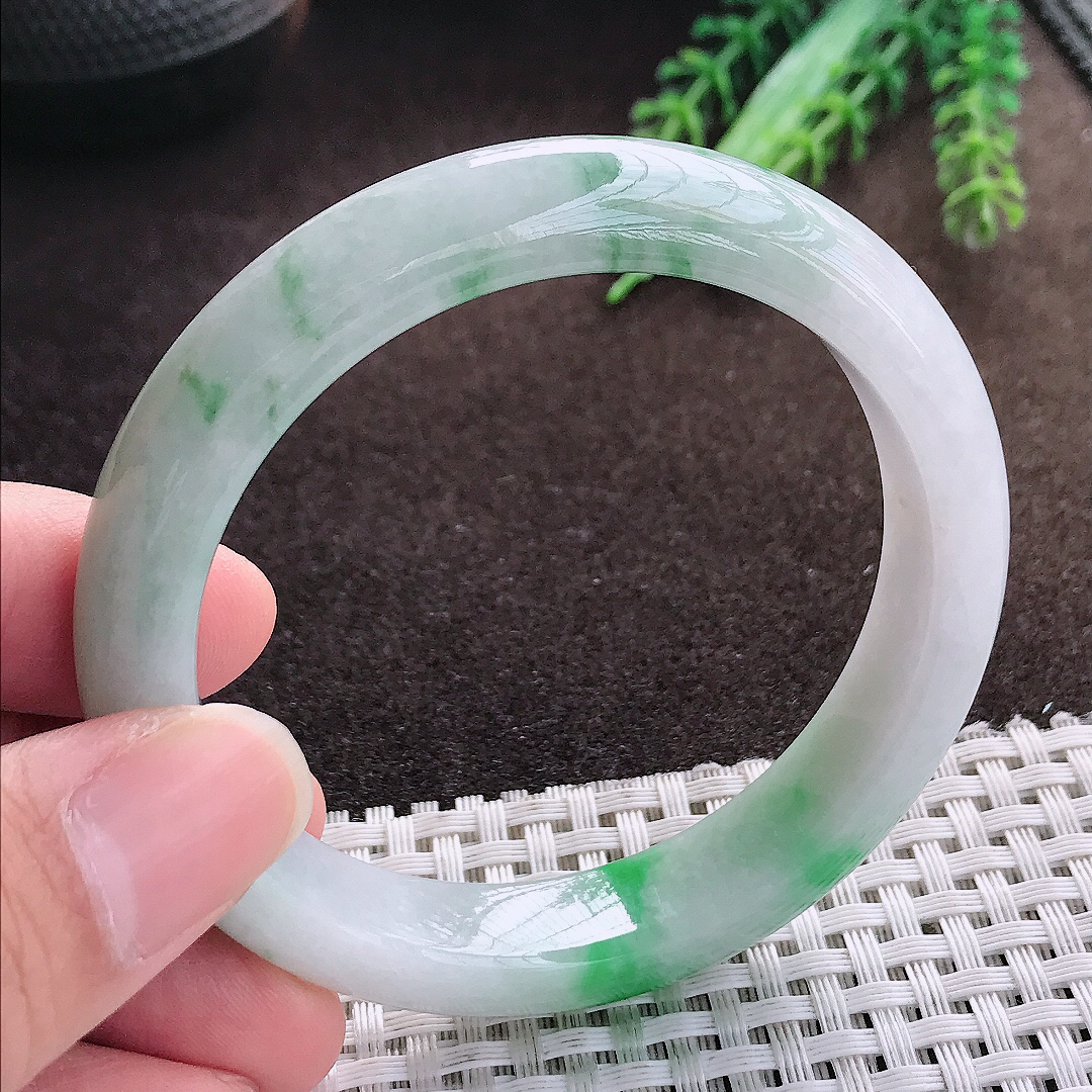 天然a货翡翠55/11.6/8.2老坑精美温润飘阳绿手镯宽边翡翠玉手镯