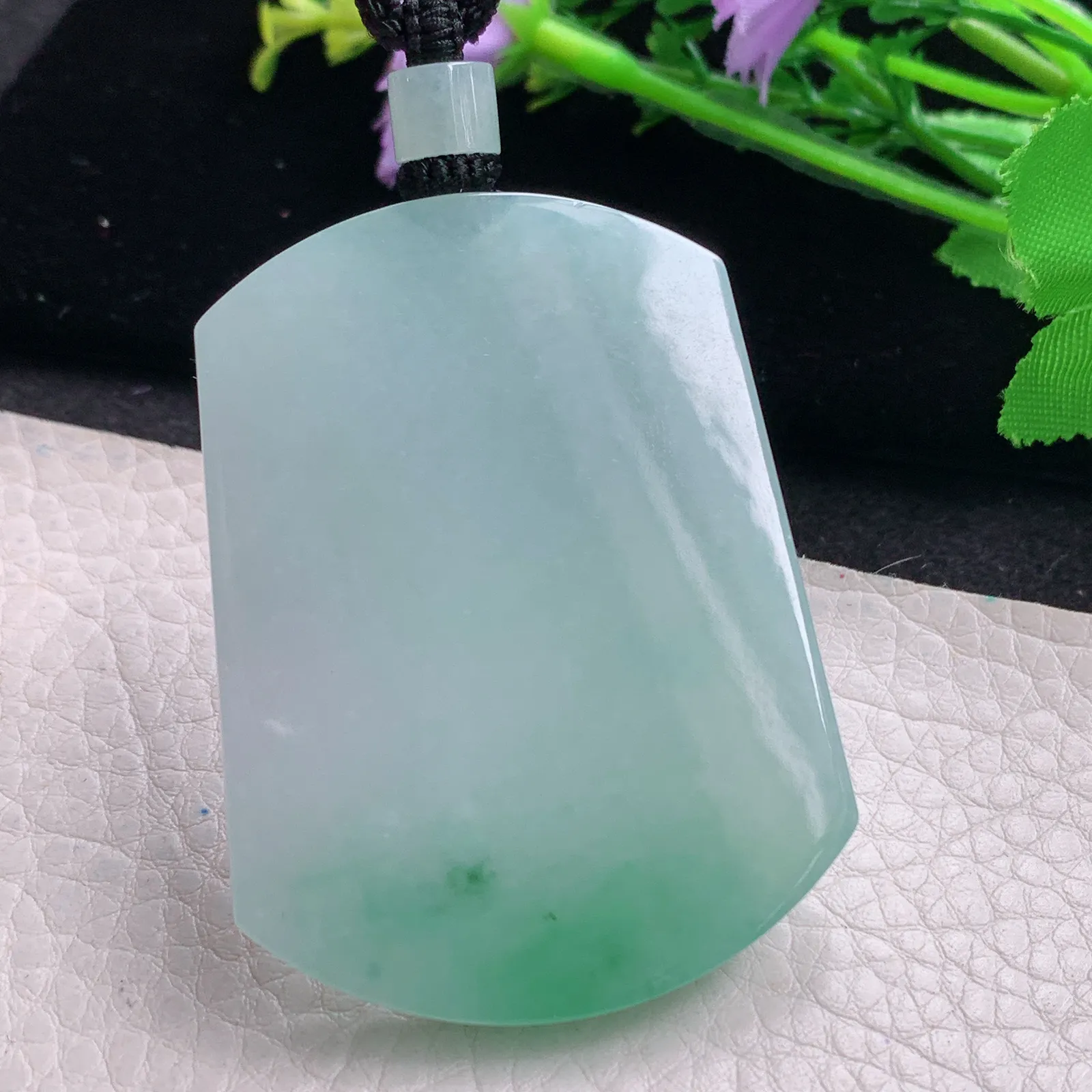 mut自然光55.5*42*6缅甸翡翠a货飘绿平安无事牌 素面牌玉吊坠 玉挂件