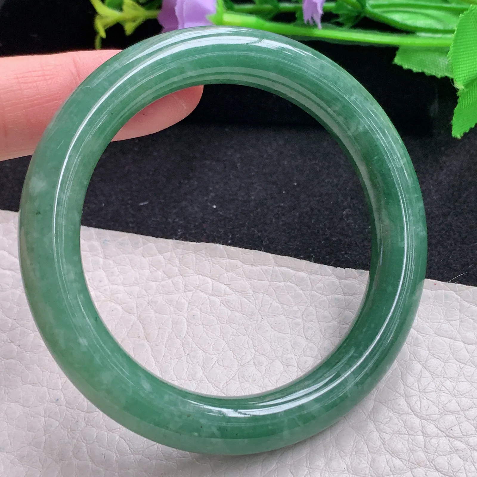 z自然光54.5*10*9.8美人镯 缅甸翡翠玉手镯满绿圆条玉手环 叮当镯