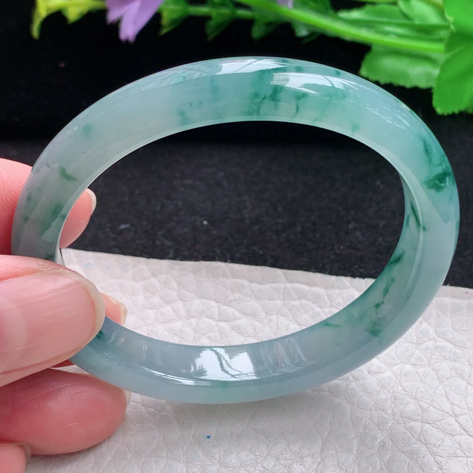 xo自然光53*45*10.2*7贵妃镯 缅甸翡翠玉手镯冰飘花秀气蛋形宽边玉手环 美人镯