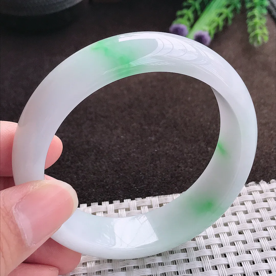 天然a货翡翠58.5/16.8/8.3老坑精美冰润飘绿轮胎手镯宽边翡翠玉手镯