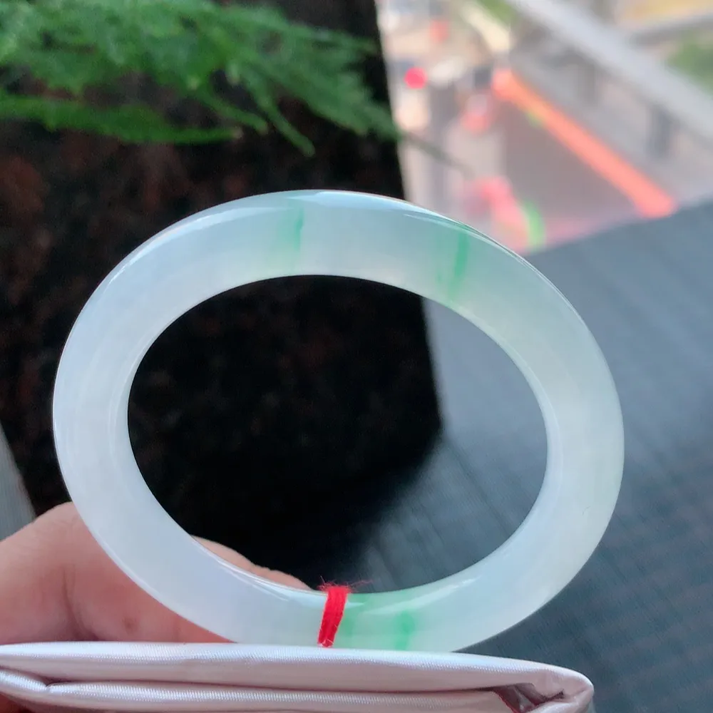 圆条高冰阳绿 无瑕 尺寸:50.2/8.7/8.4 种色俱佳