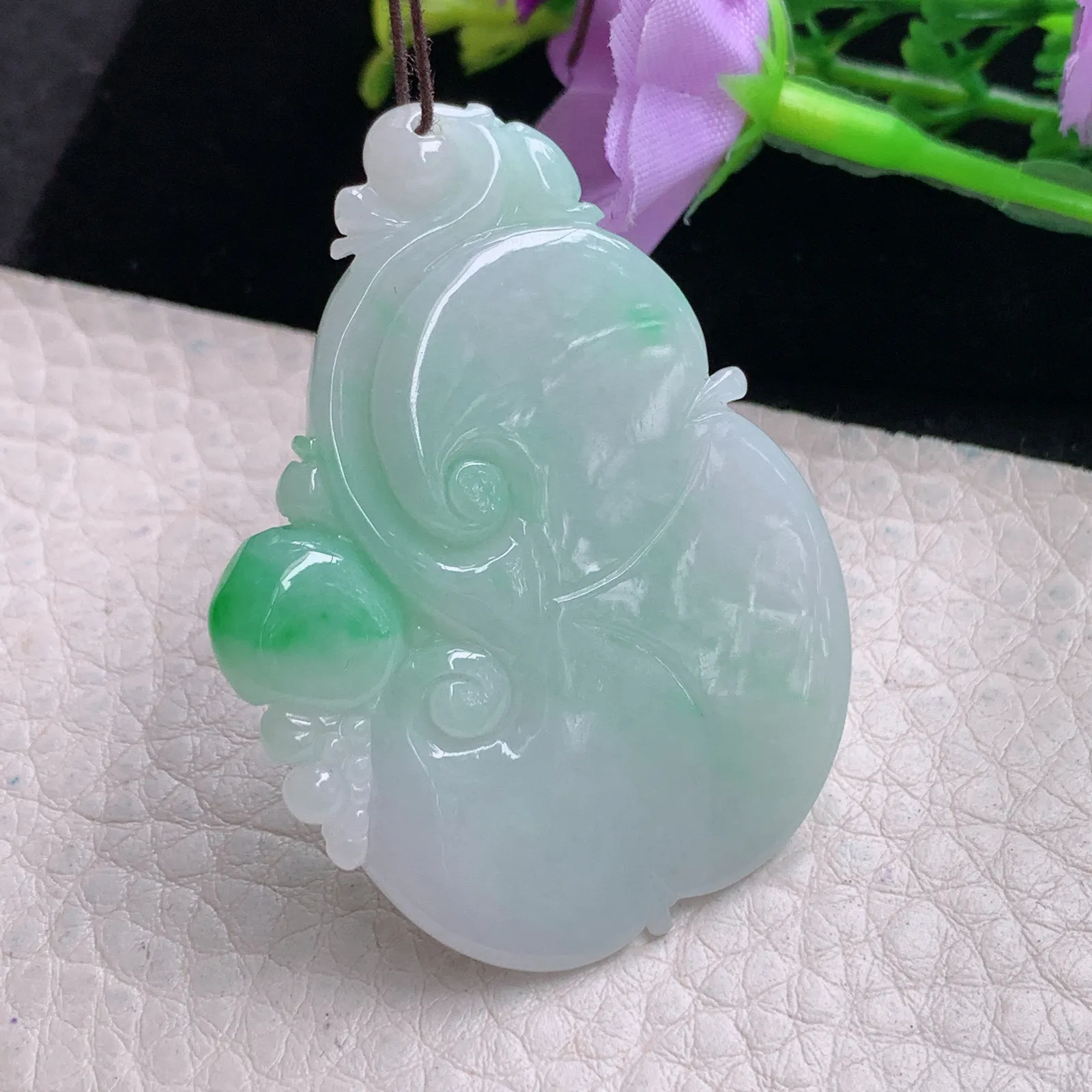 zen自然光48.6*35*10天然缅甸翡翠白底青灵芝如意玉吊坠 玉挂件