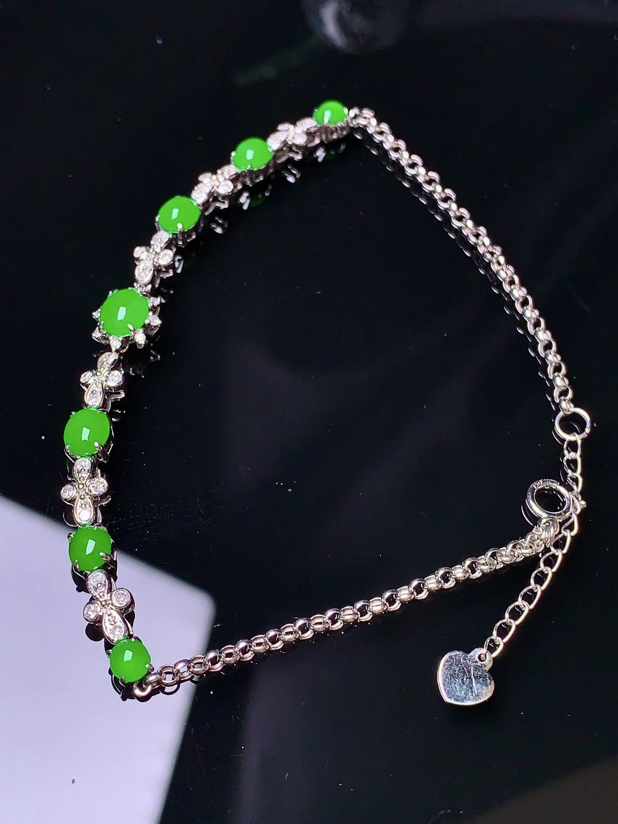 18k金钻镶嵌满绿蛋面手链 玉质细腻 色泽清新艳丽 整体尺寸73*7*4.2