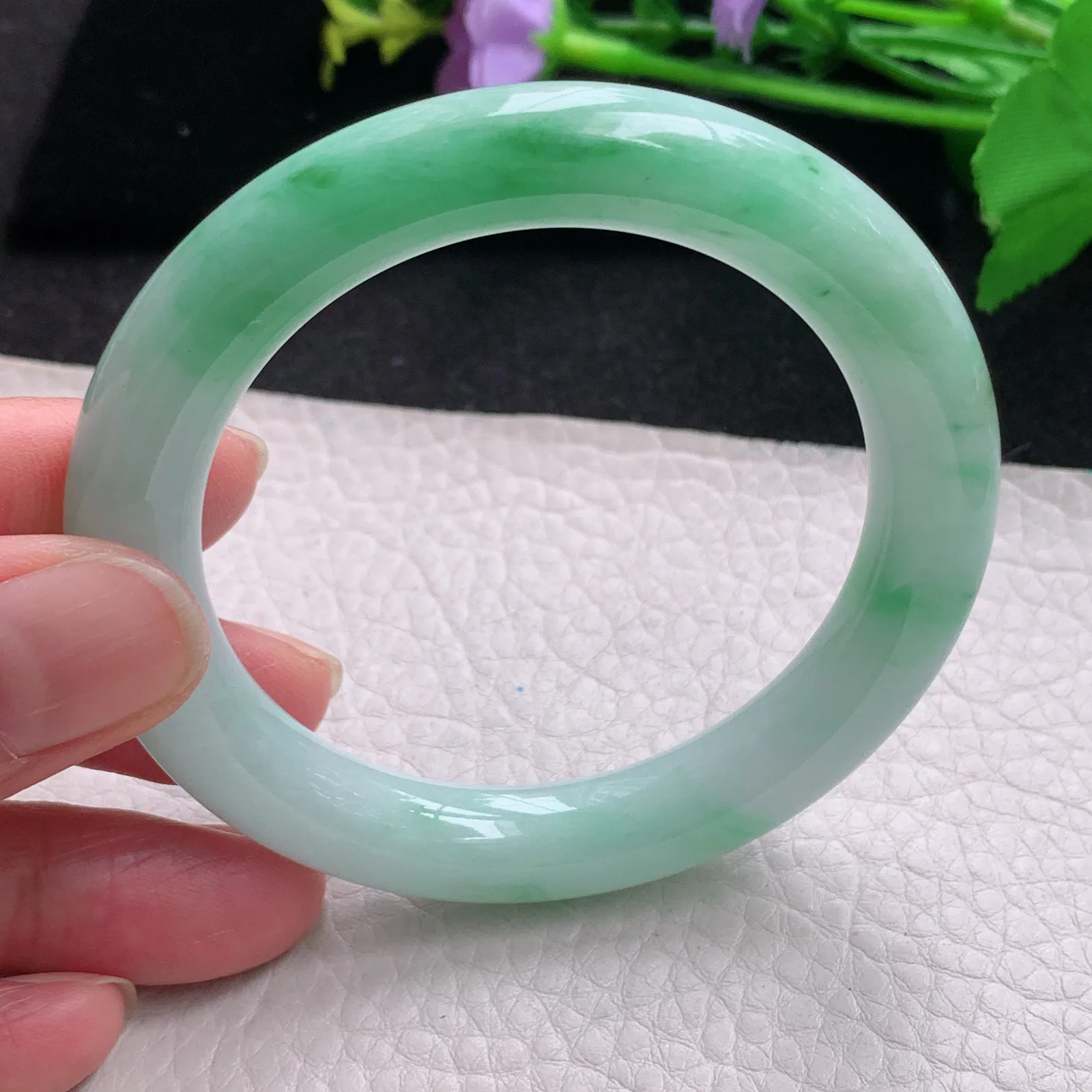 pj自然光53*9.8美人镯 缅甸翡翠玉手镯飘绿清秀圆条玉手环 叮当镯