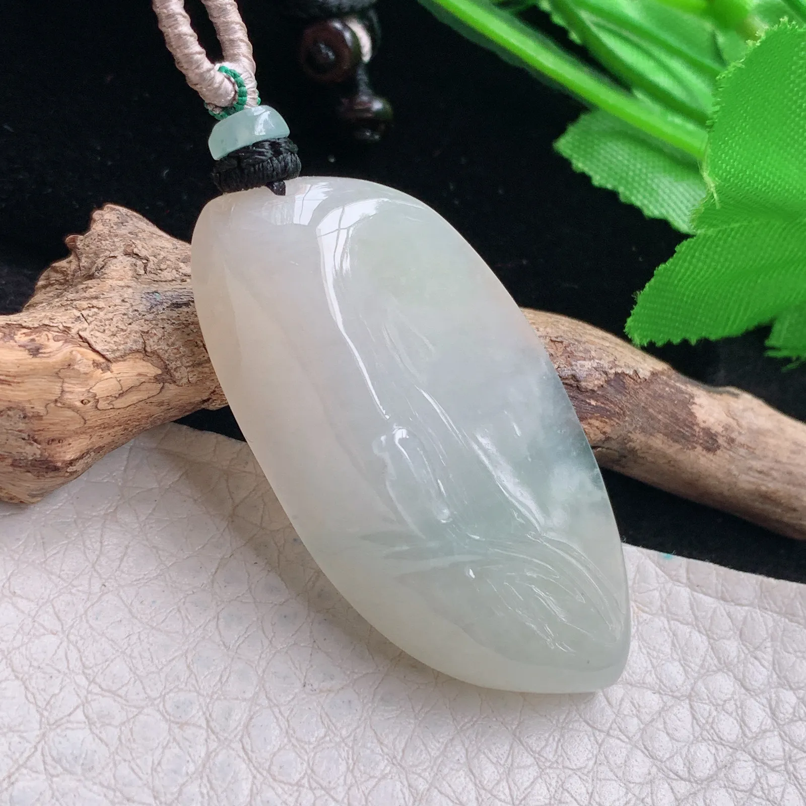 mut自然光46.8*23.5*9.5缅甸翡翠a货冰黄悟道玉吊坠 玉挂件