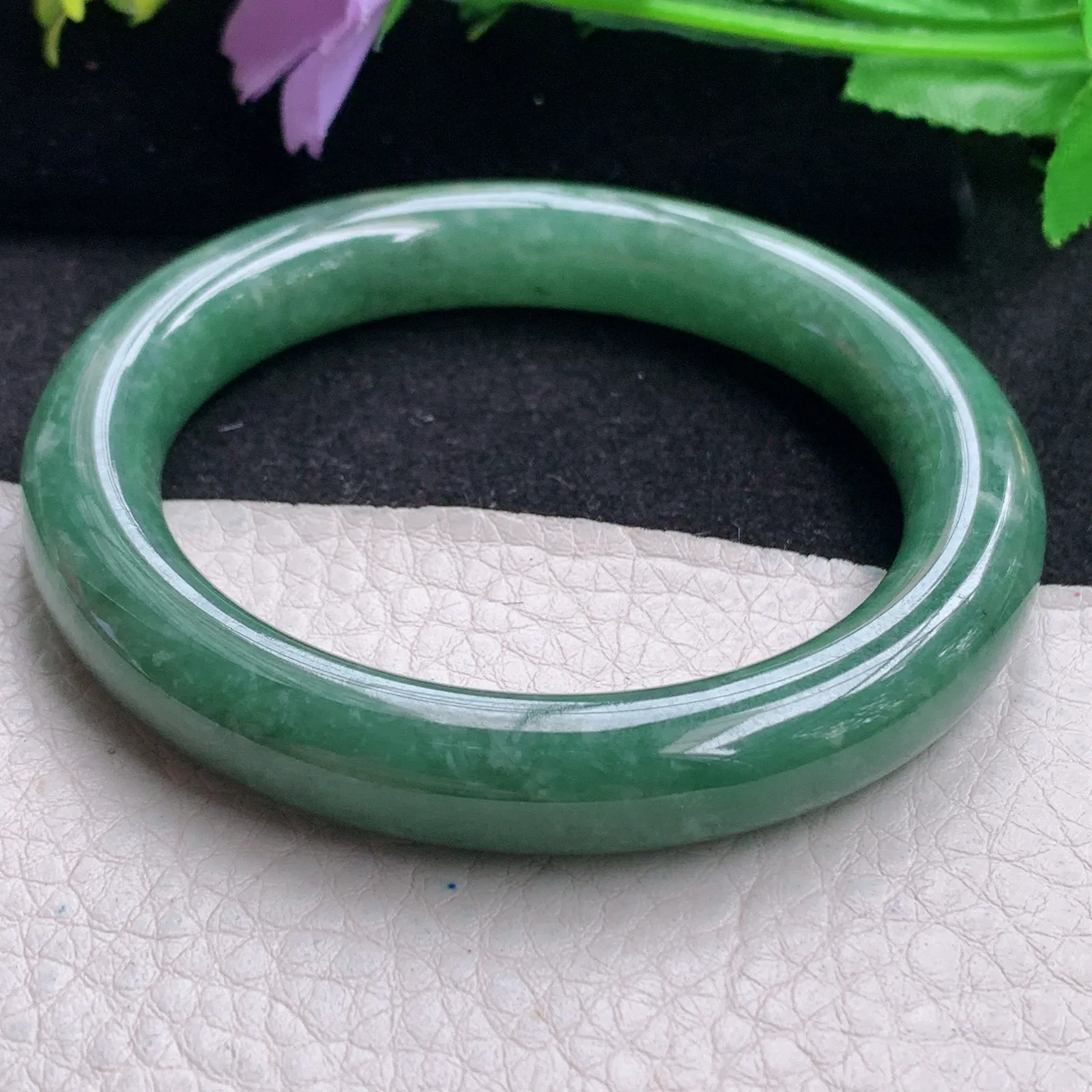 z自然光54.5*10*9.8美人镯 缅甸翡翠玉手镯满绿圆条玉手环 叮当镯