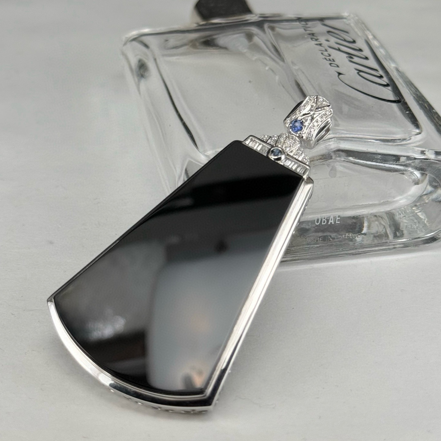 精品18k墨翠无事牌 种好色正 黑度极好 打灯通透 油性十足  尺寸67.5