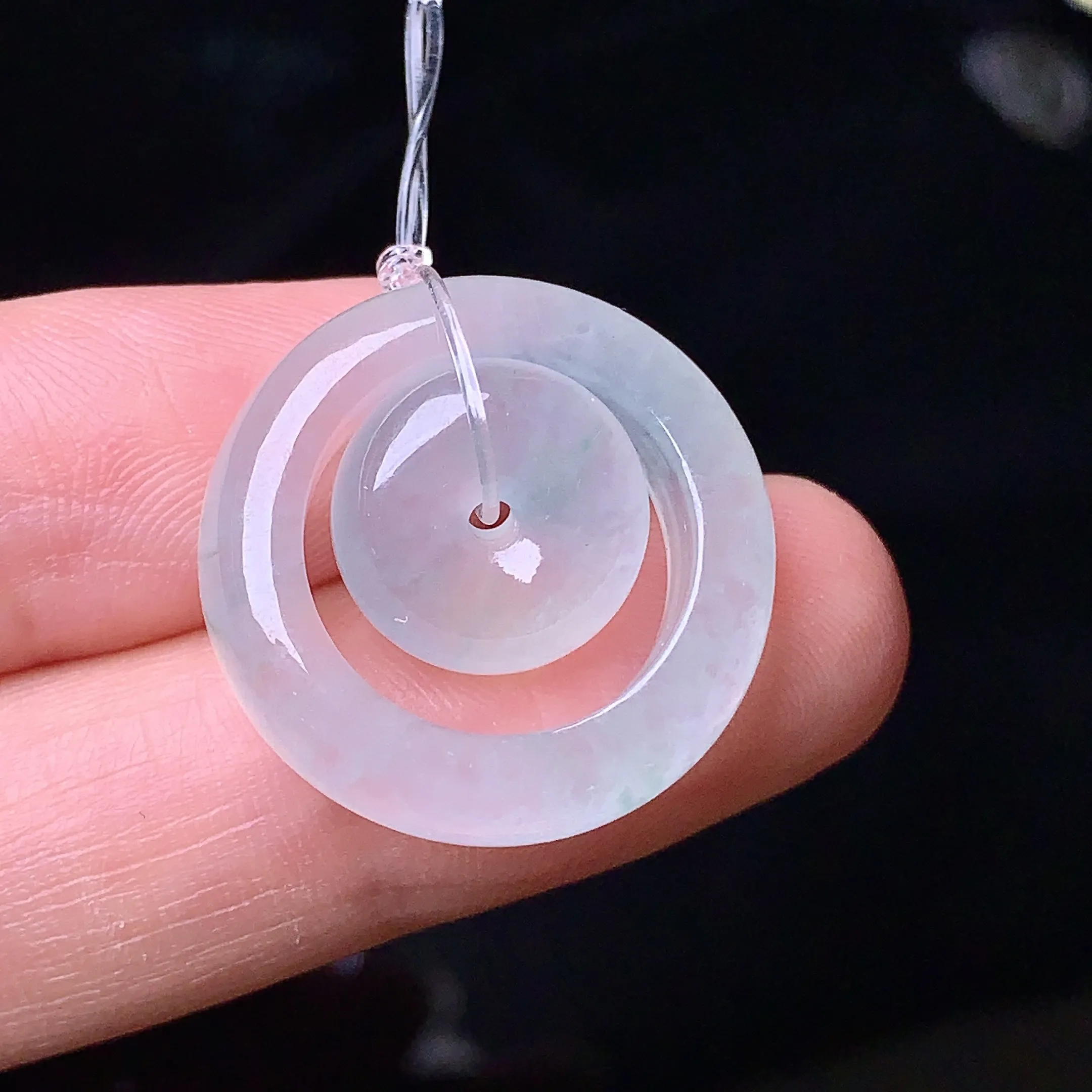 冰种子母扣吊坠 玉质细腻 色泽清新艳丽 整体尺寸21.6*5.8*3.6