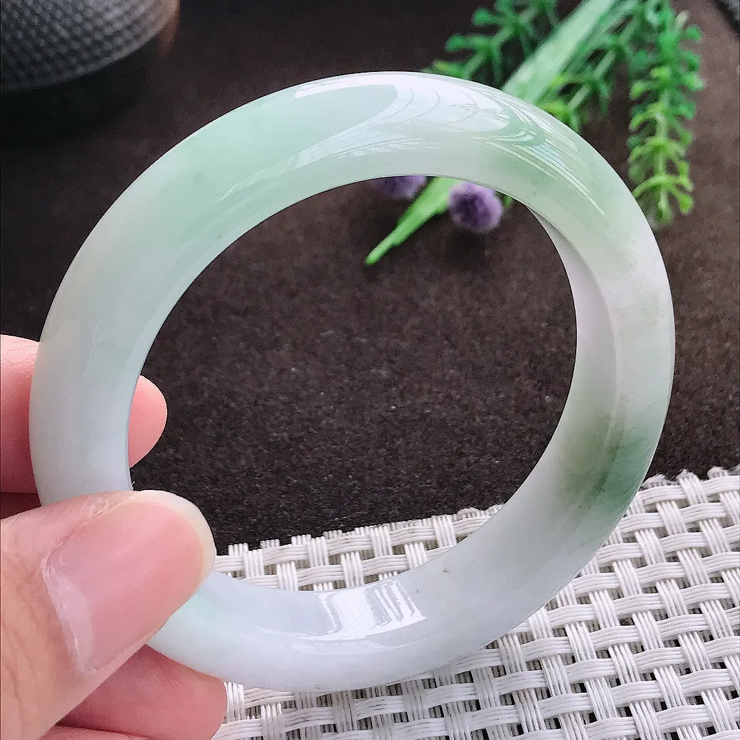 天然a货翡翠53.5/12.4/8.9老坑精美温润飘花手镯宽边翡翠玉手镯